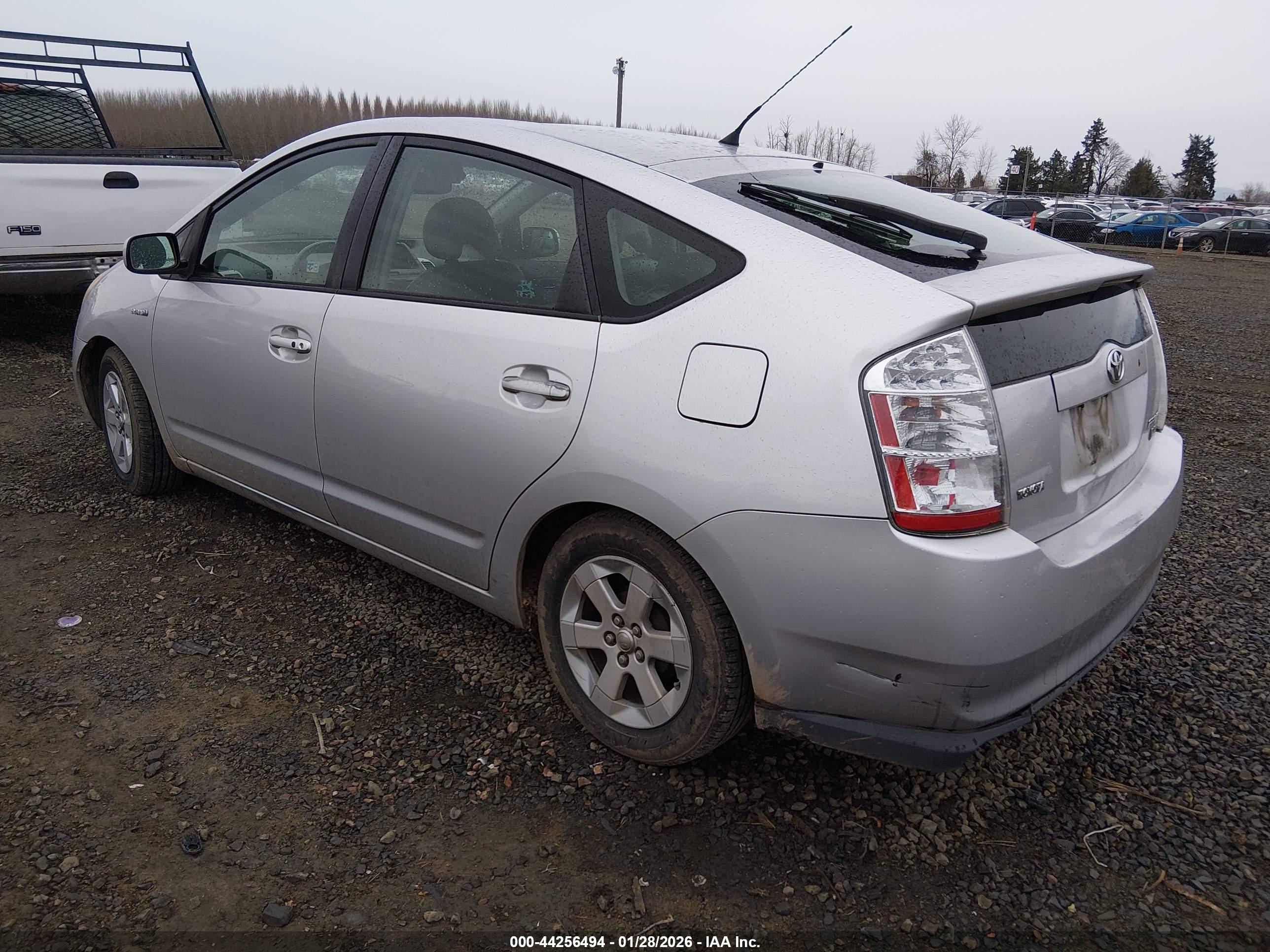 TOYOTA PRIUS image 3