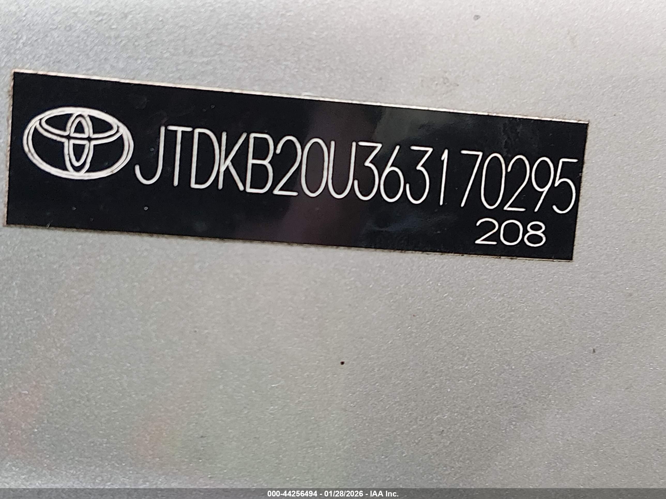 TOYOTA PRIUS image 9