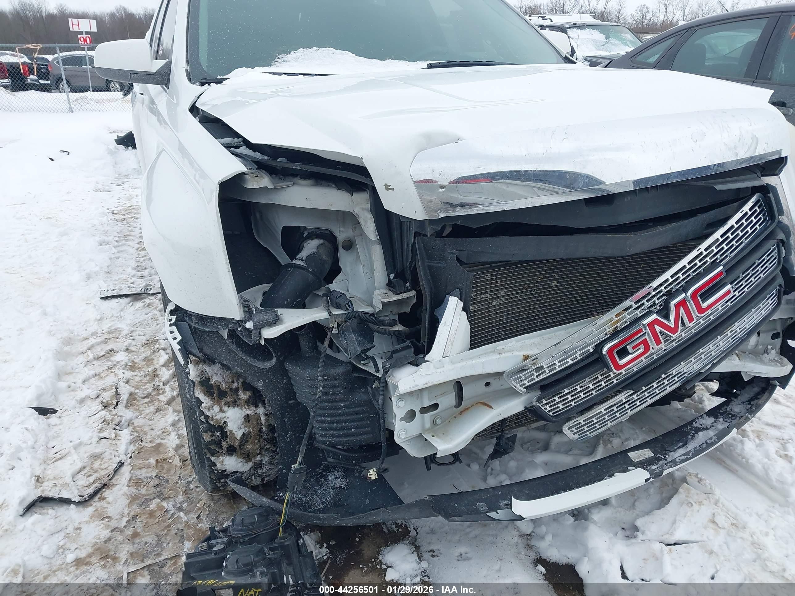 GMC TERRAIN image 6