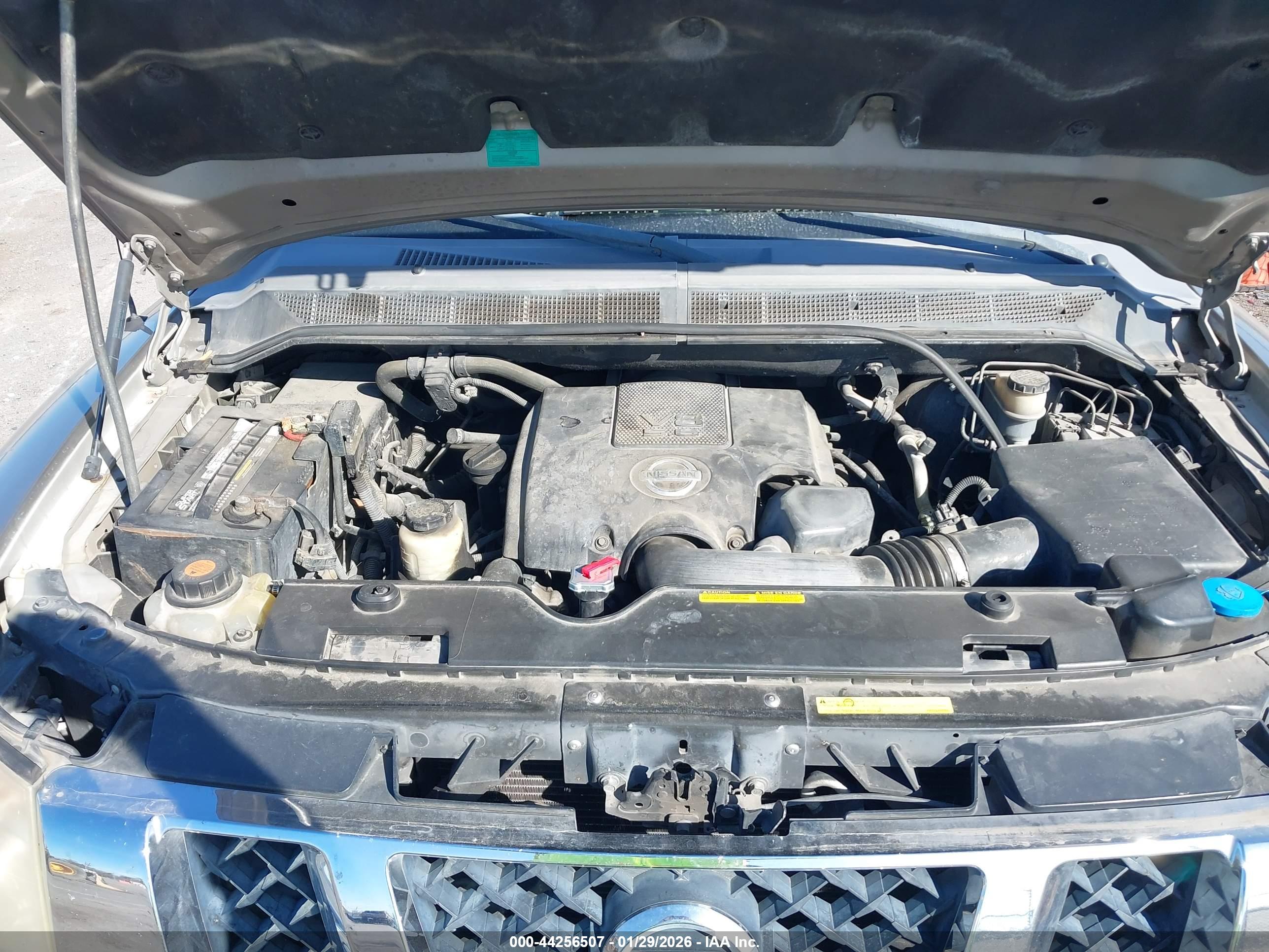 NISSAN TITAN image 10