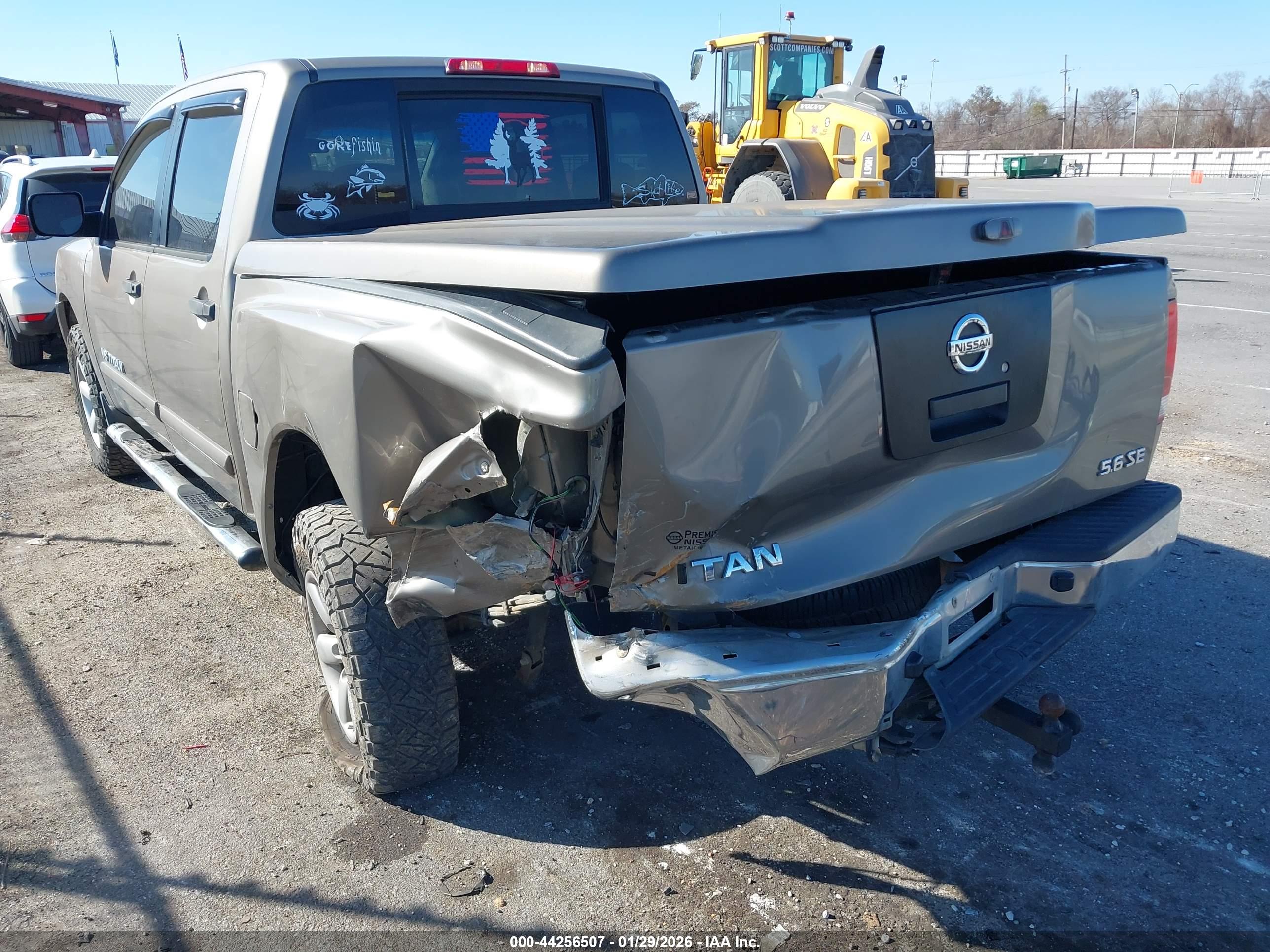 NISSAN TITAN image 6