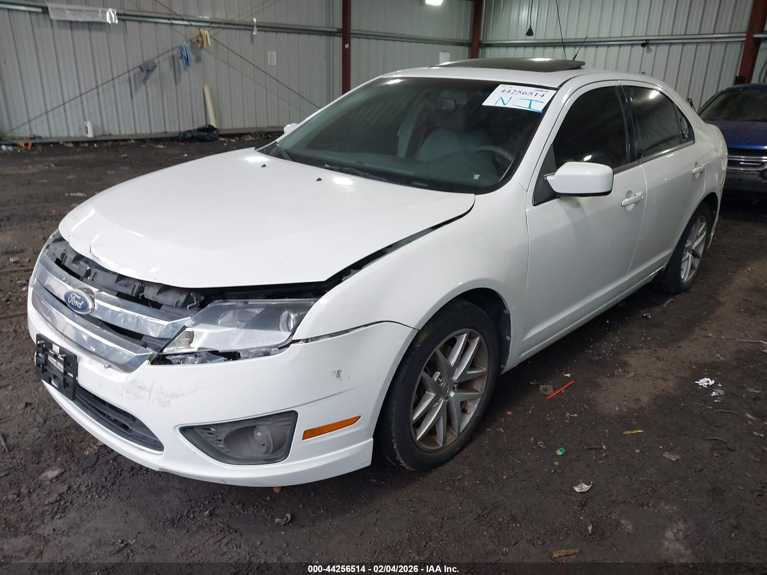 FORD FUSION image 2