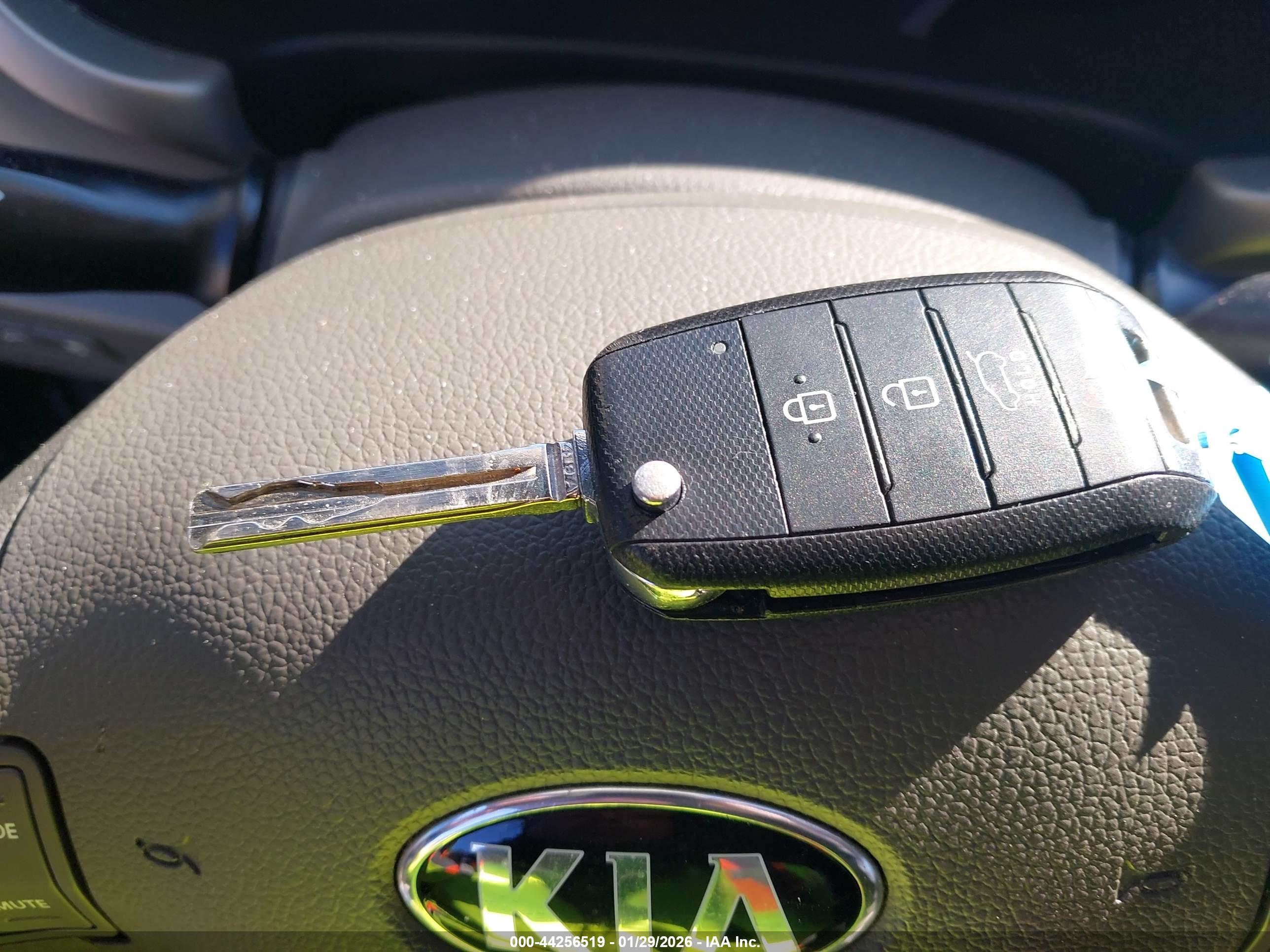 KIA SPORTAGE image 11