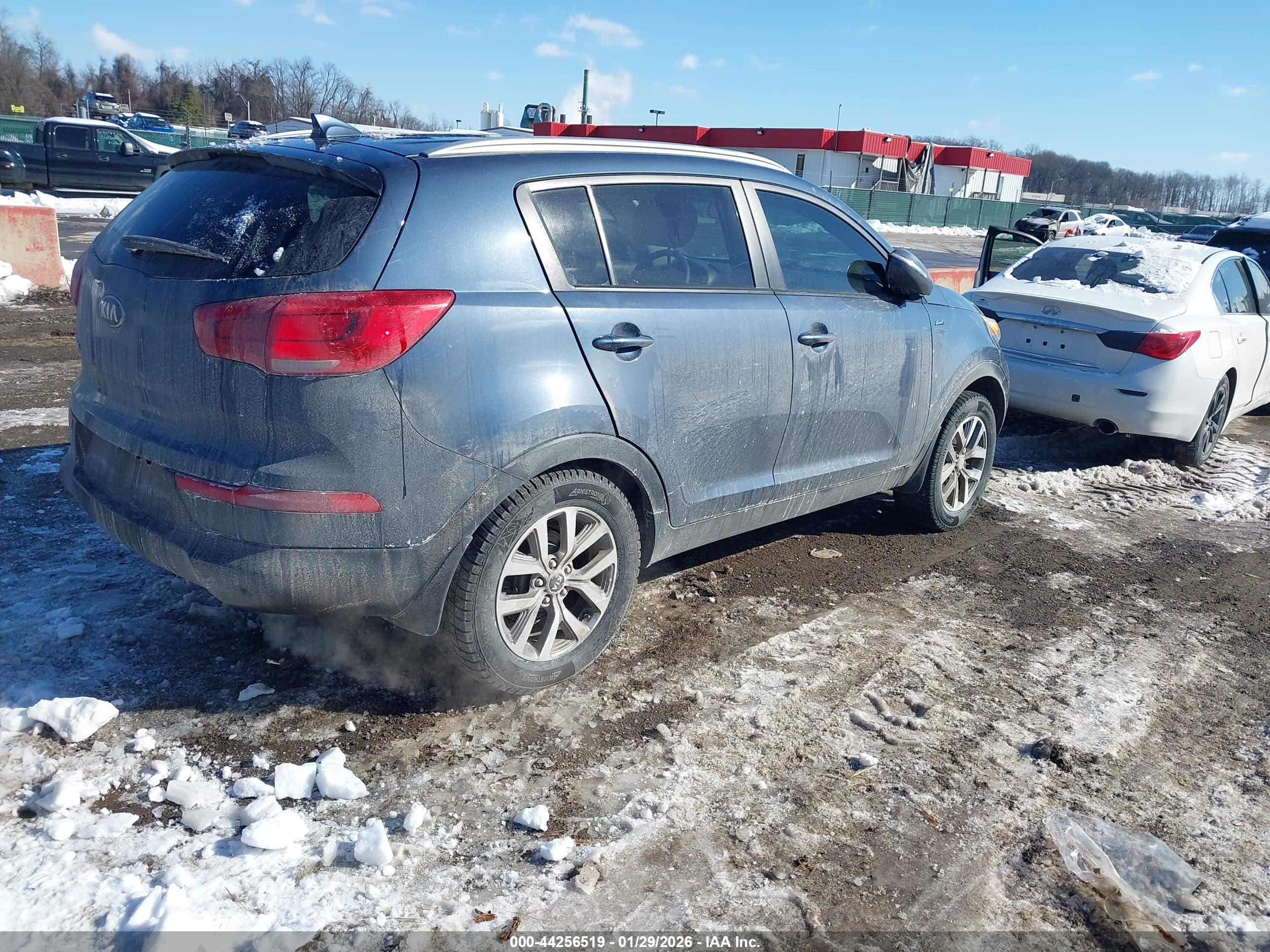 KIA SPORTAGE image 4