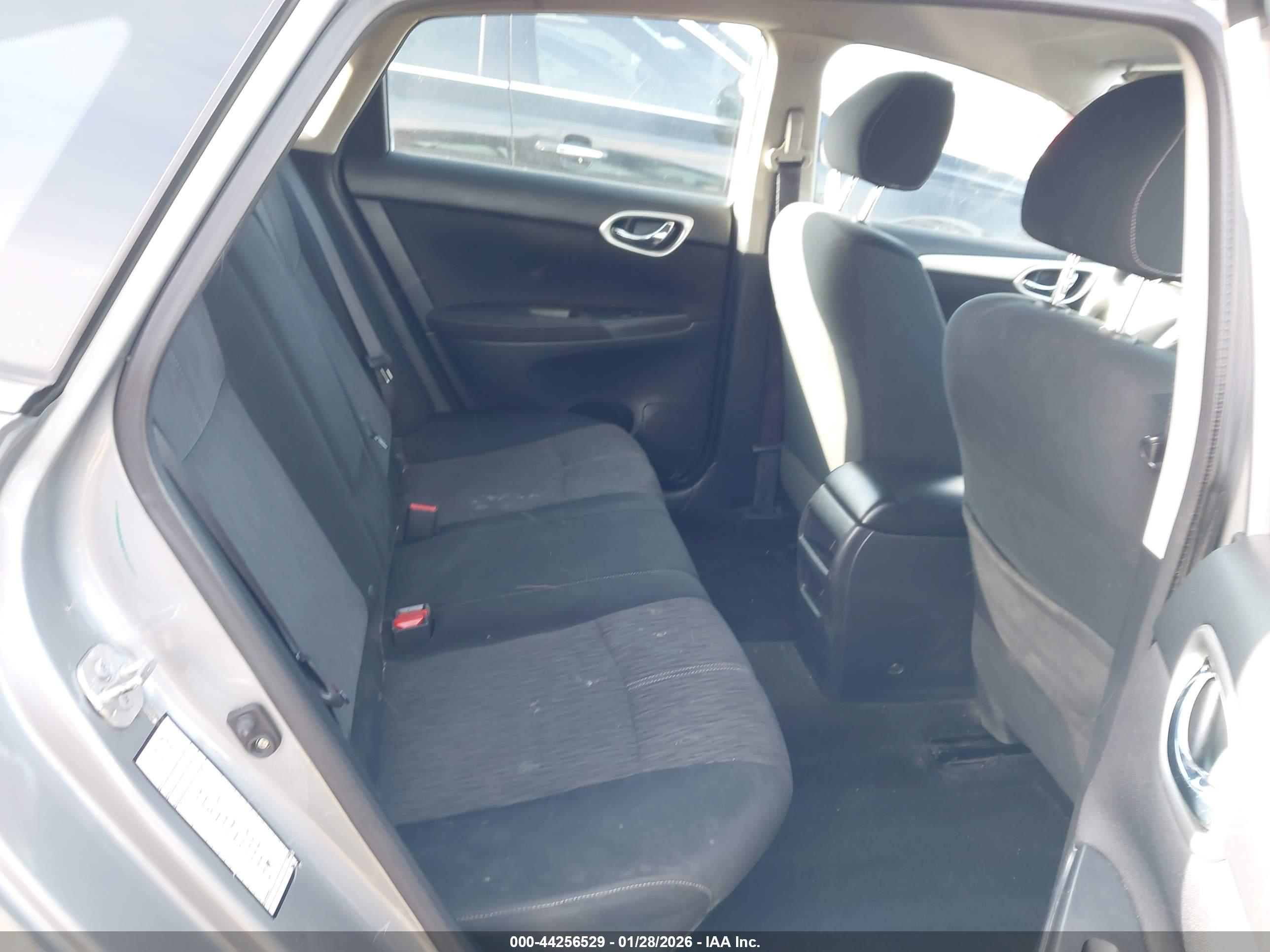 NISSAN SENTRA image 8