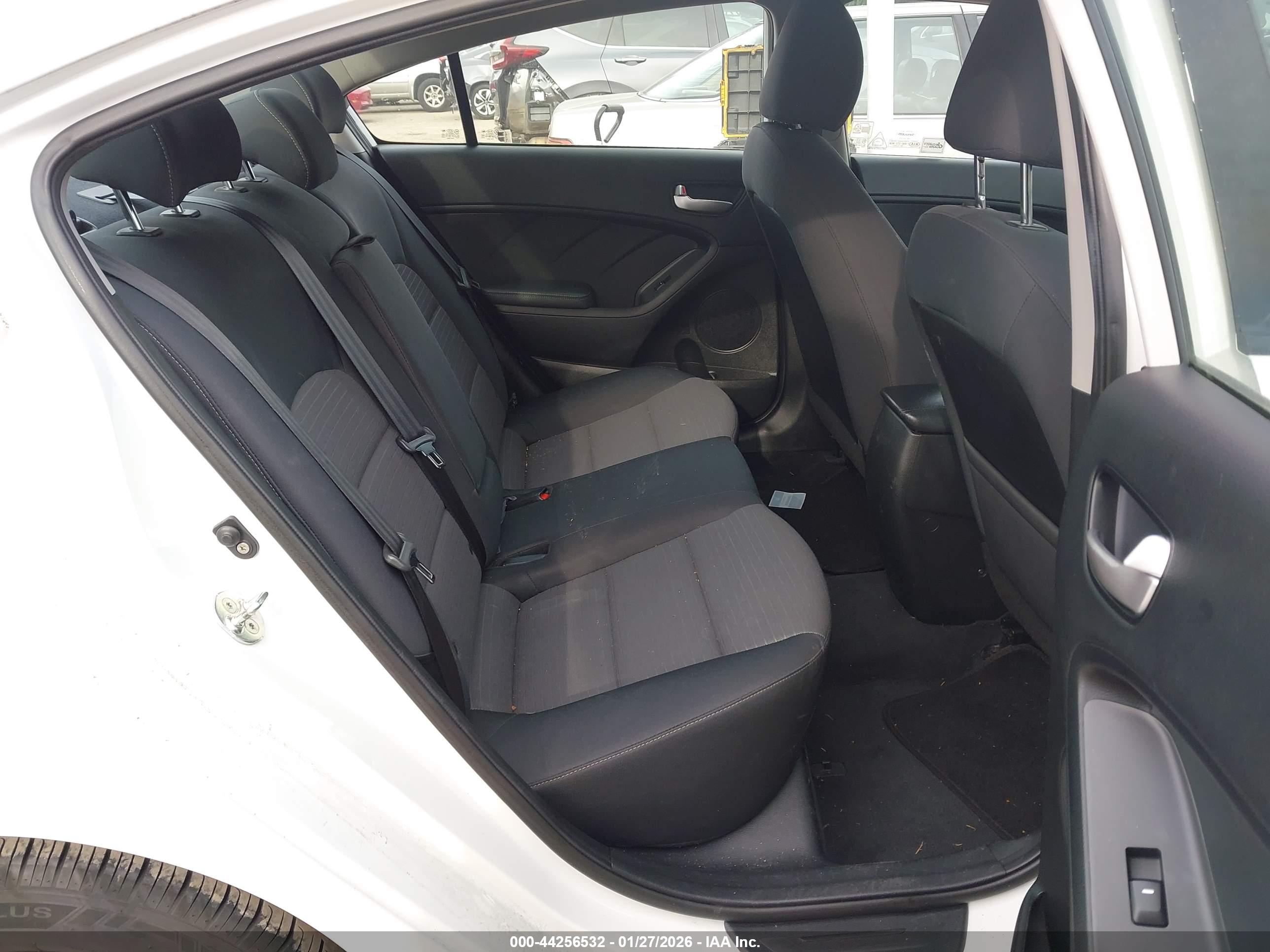 KIA FORTE image 8