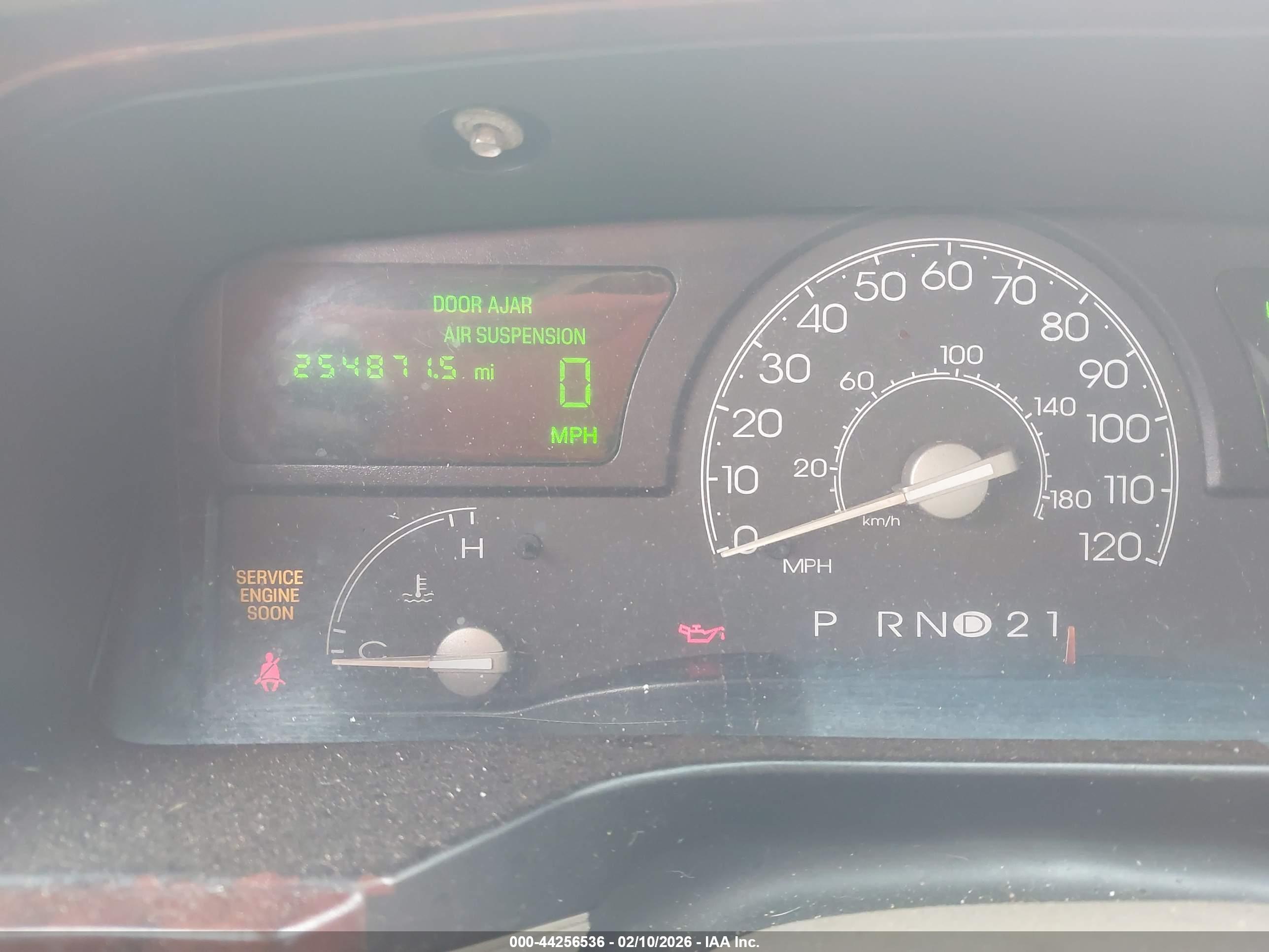 LINCOLN TOWN image 7