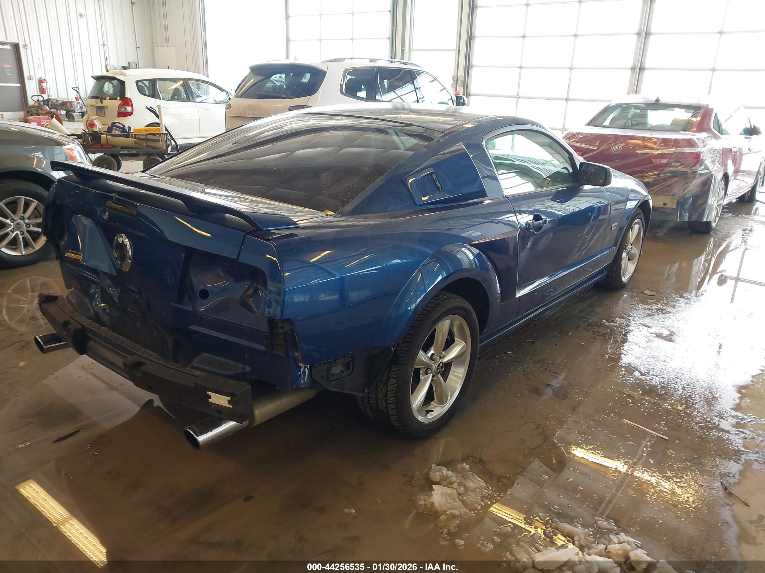 FORD MUSTANG image 4