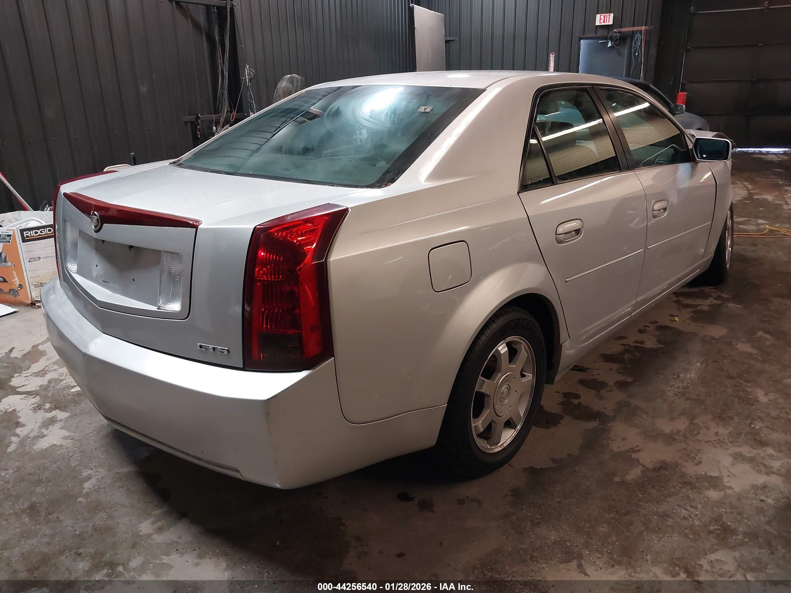 CADILLAC CTS image 4