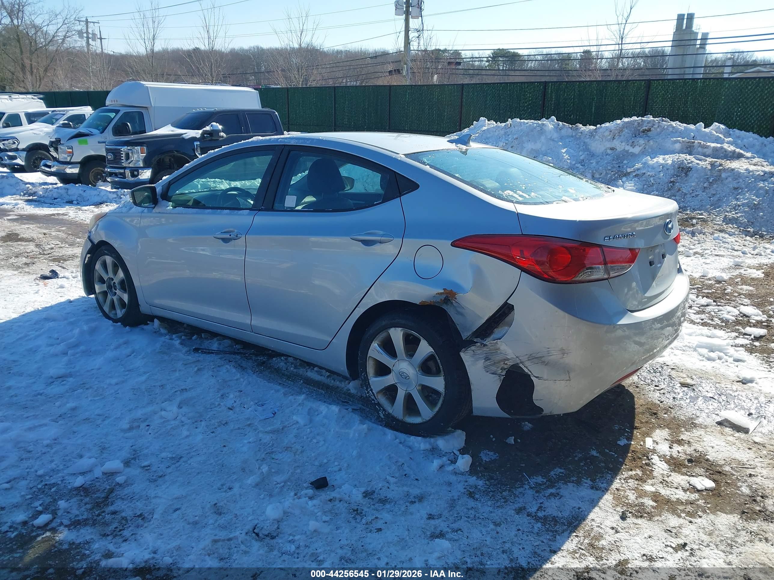 HYUNDAI ELANTRA image 3