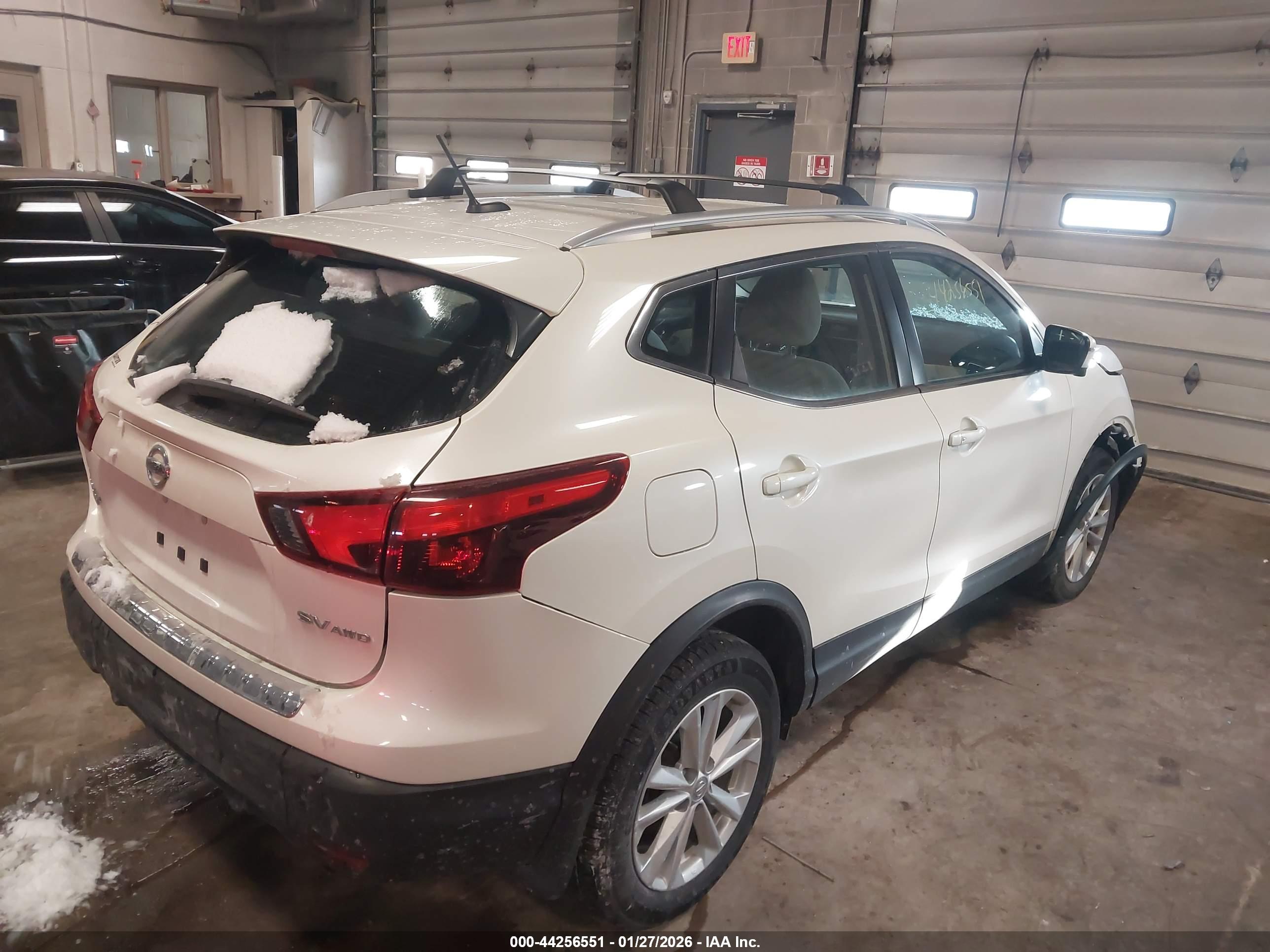 NISSAN ROGUE image 4