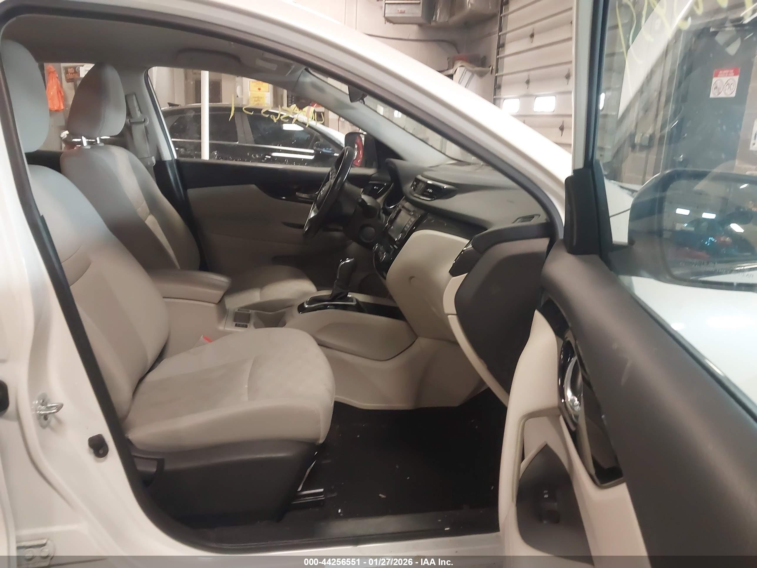 NISSAN ROGUE image 5