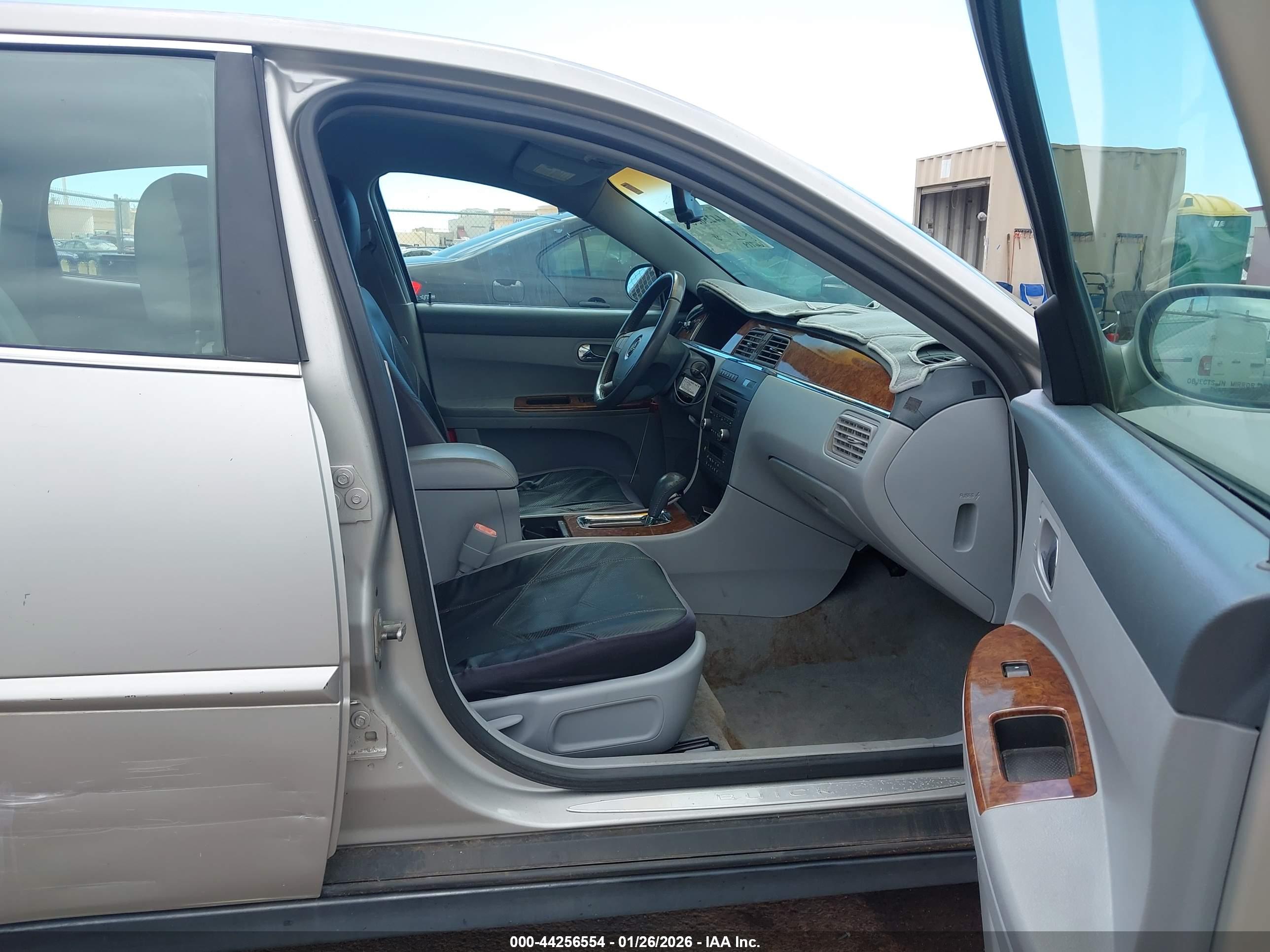 BUICK LACROSSE image 5