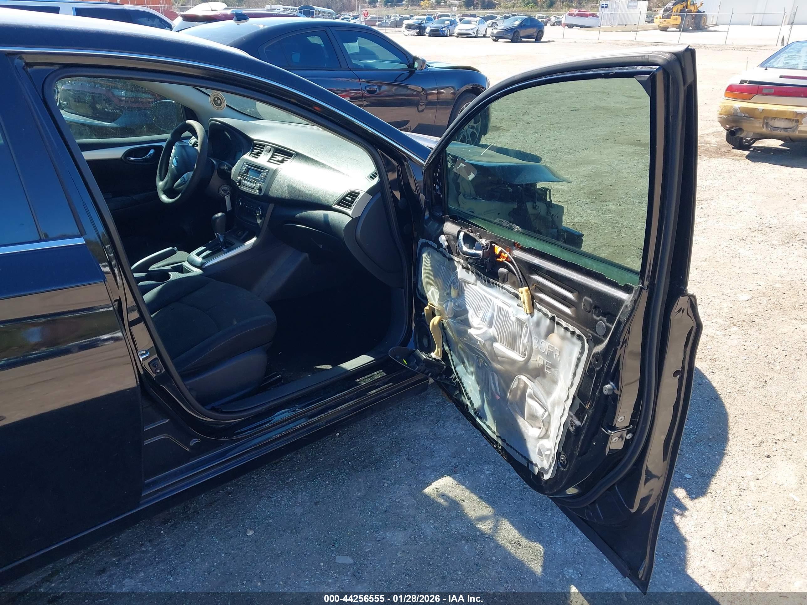 NISSAN SENTRA image 5