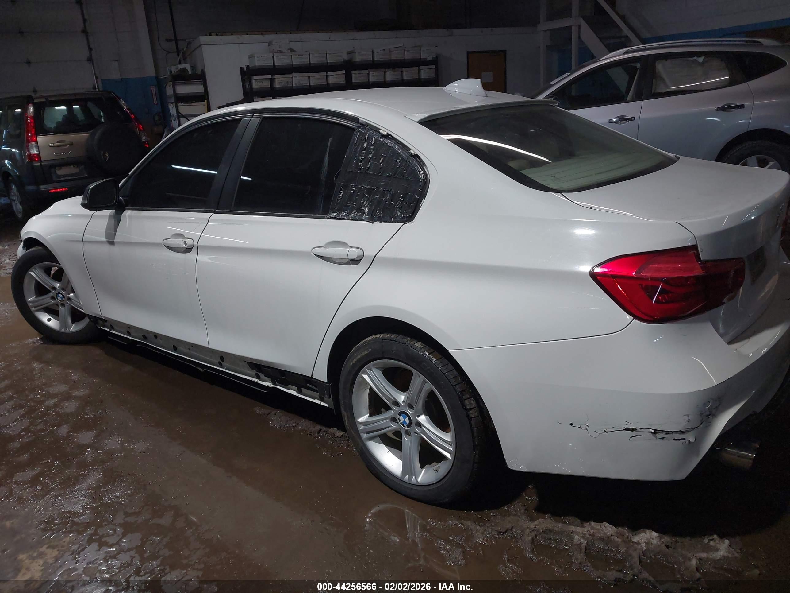BMW 328I image 3
