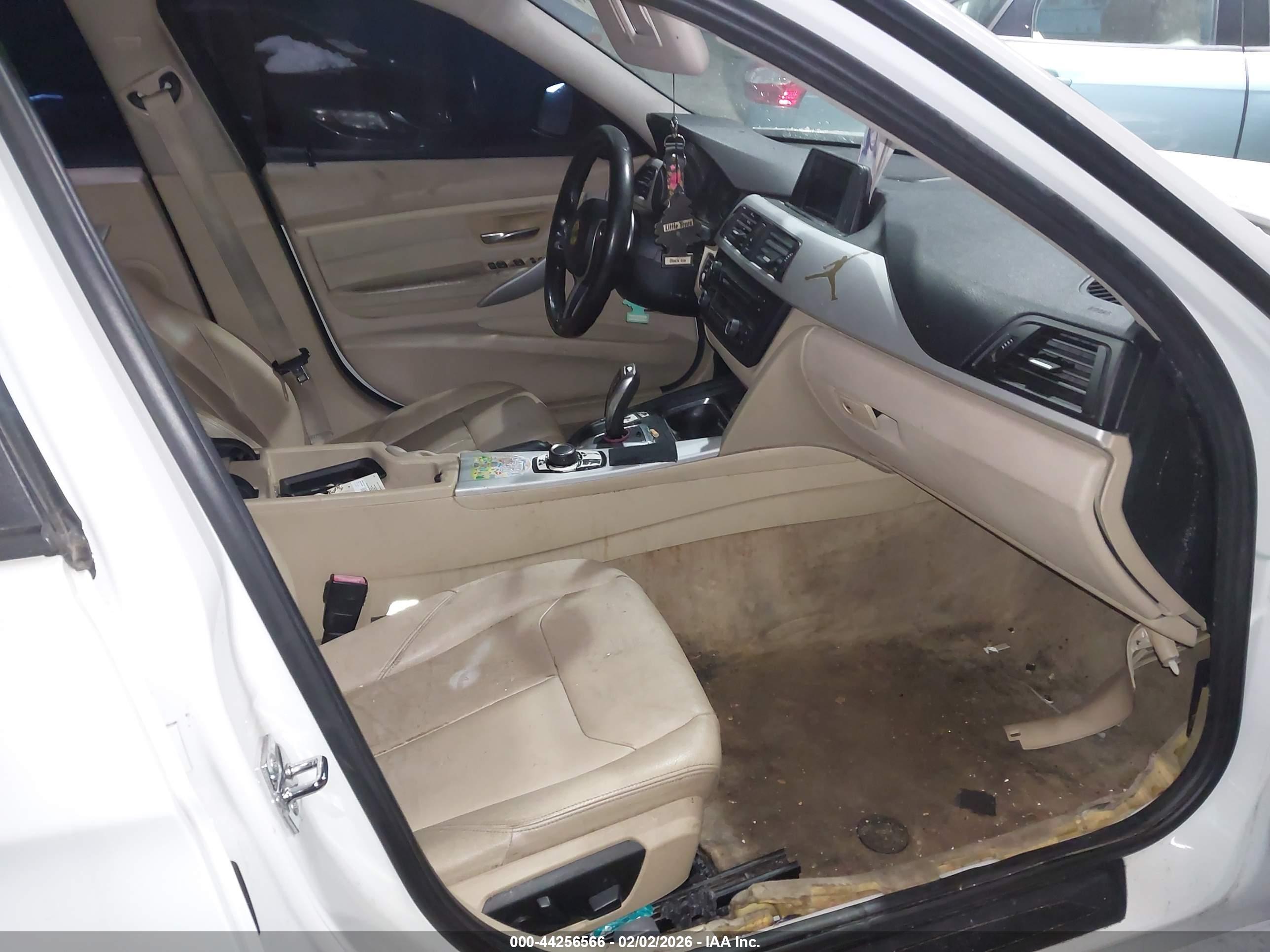 BMW 328I image 5