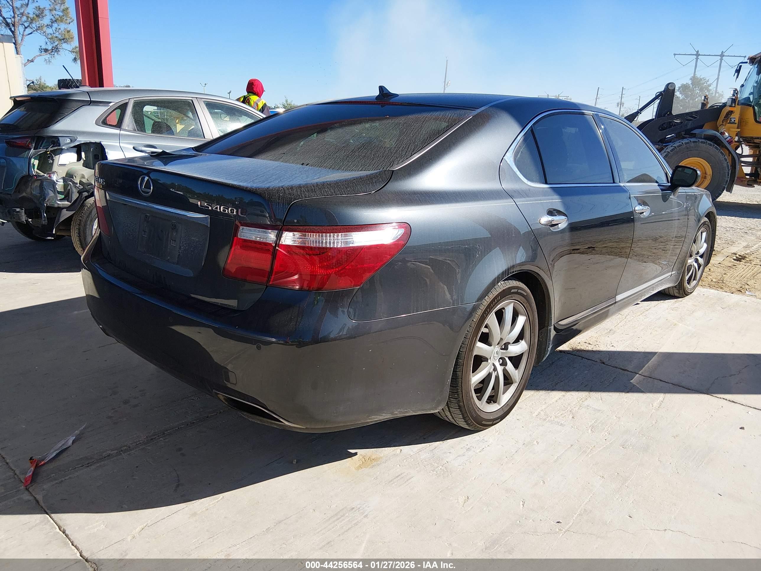 LEXUS LS image 4