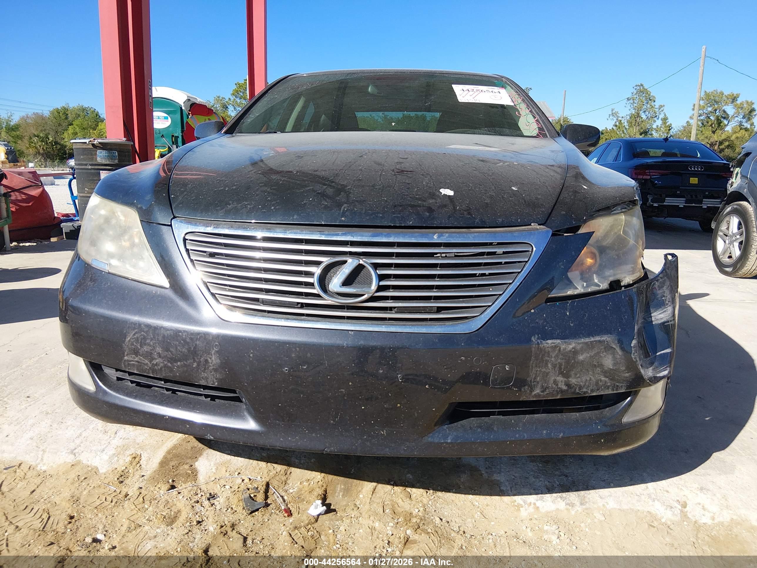 LEXUS LS image 6
