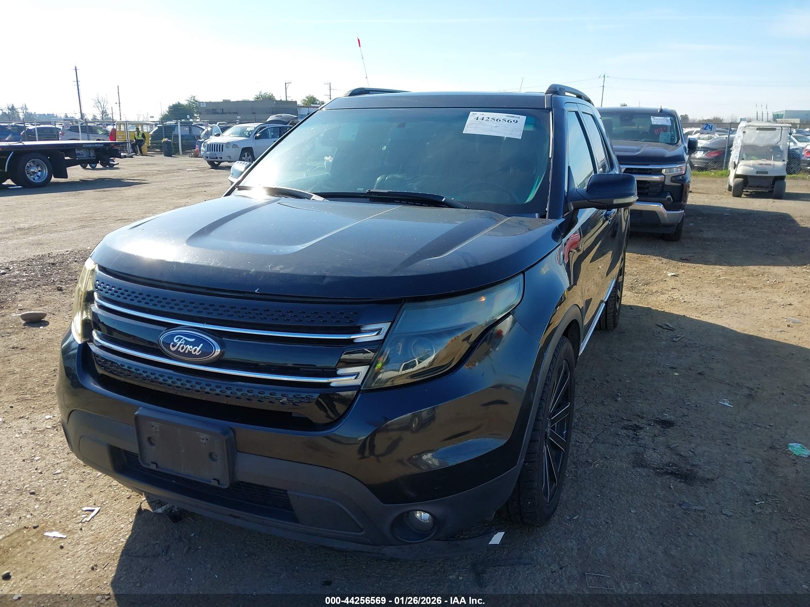 FORD EXPLORER image 2