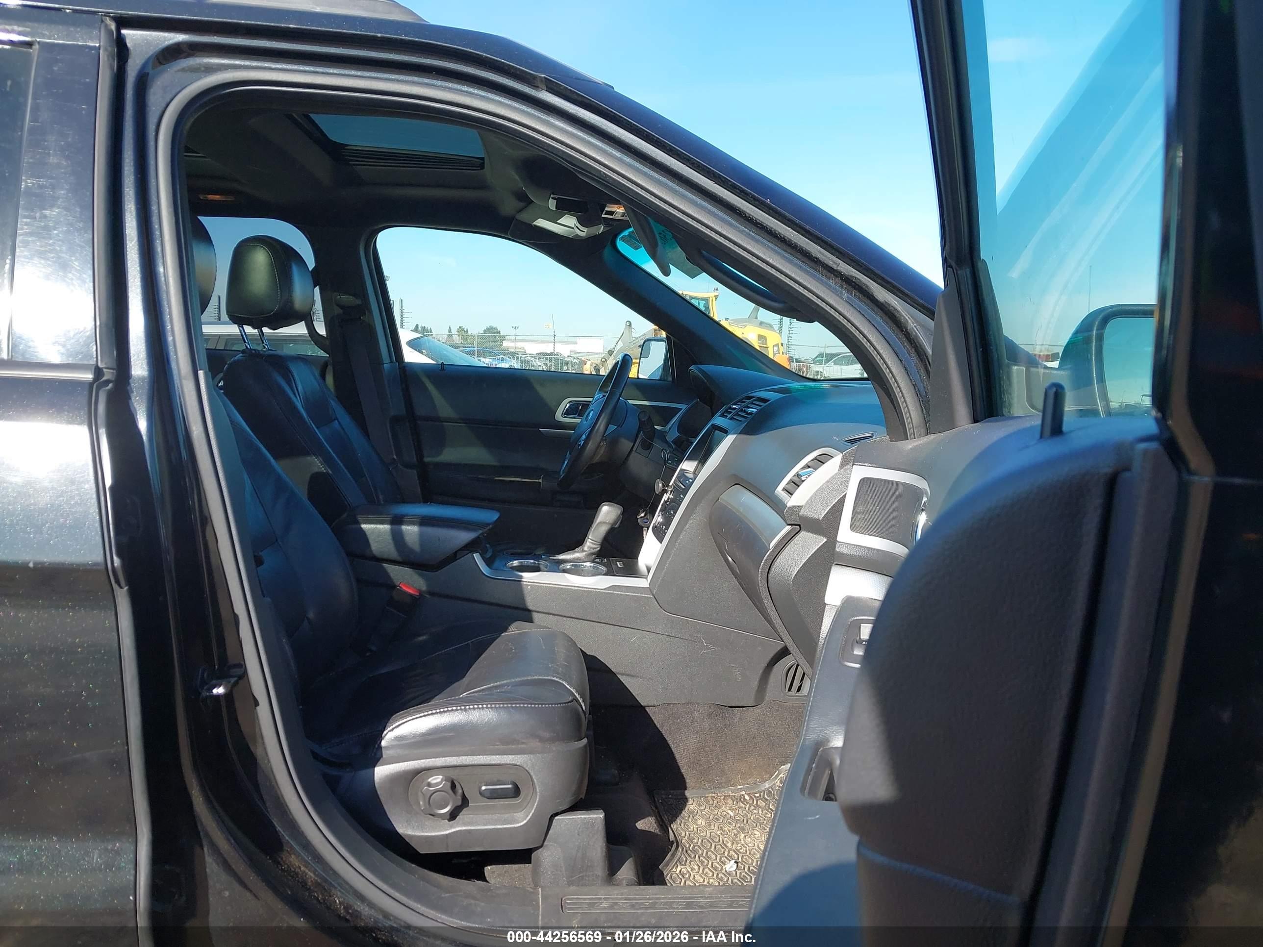 FORD EXPLORER image 5