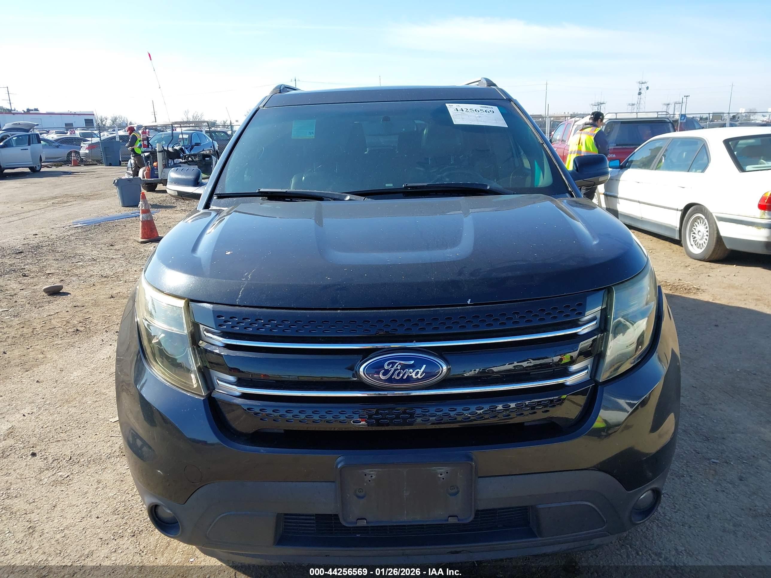 FORD EXPLORER image 6