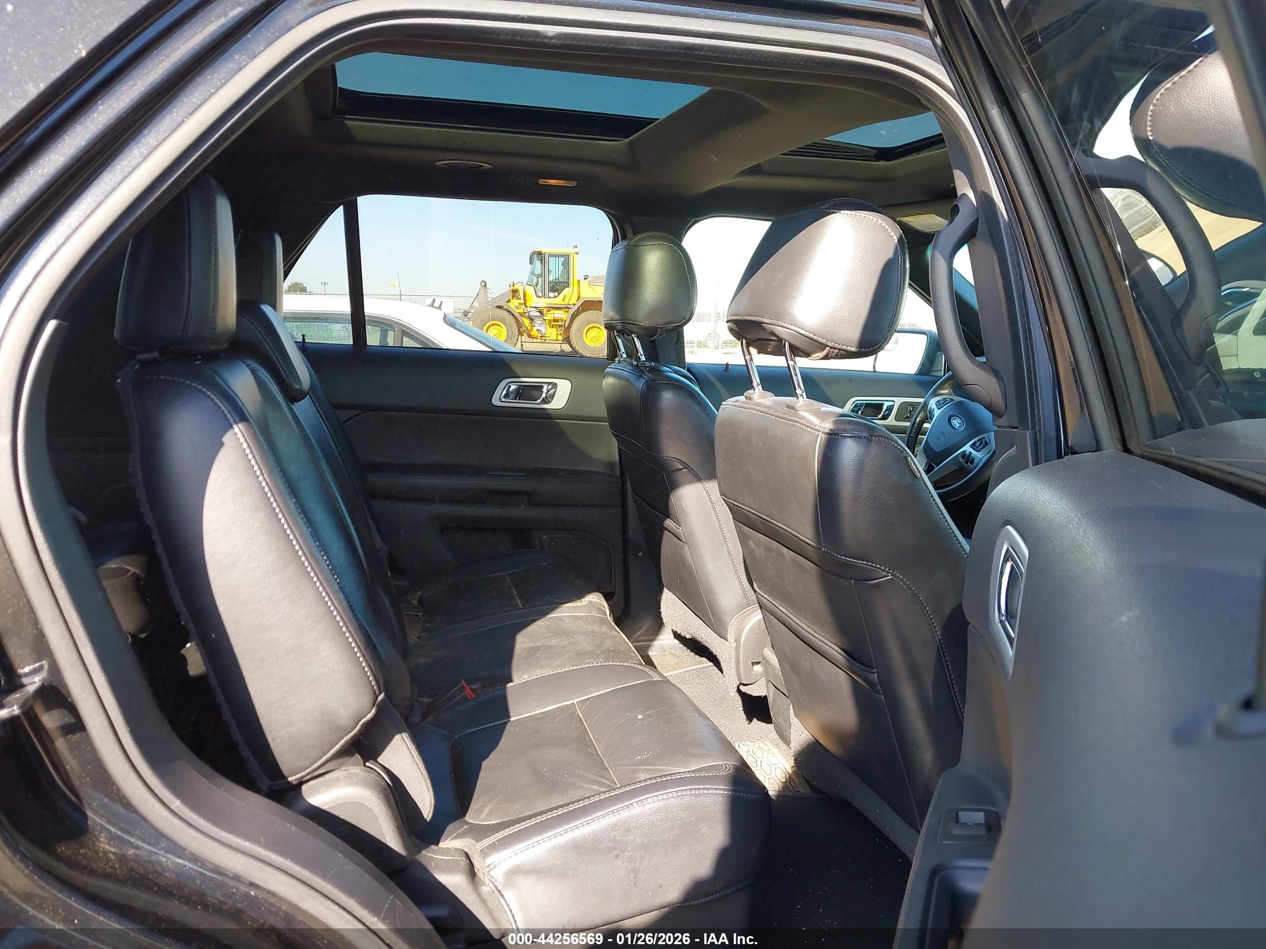 FORD EXPLORER image 8