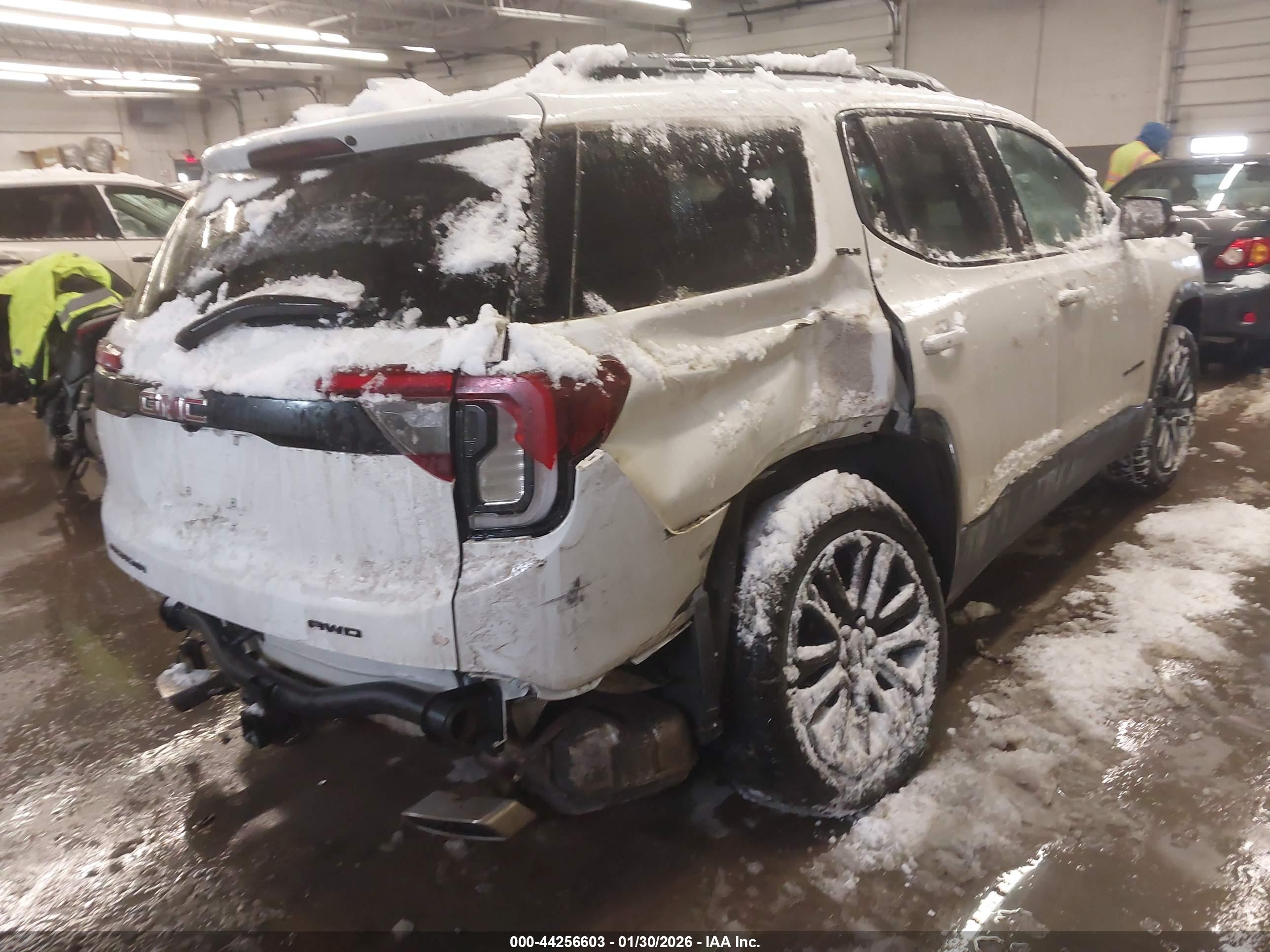 GMC ACADIA image 4