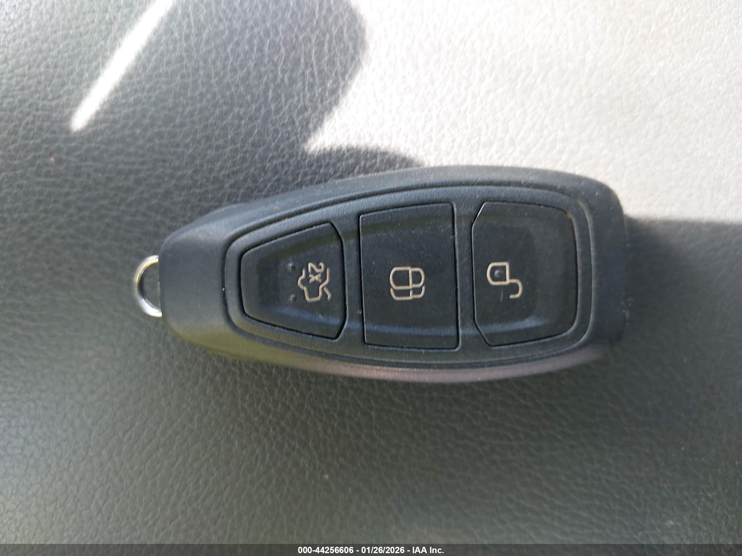 FORD C-MAX image 11