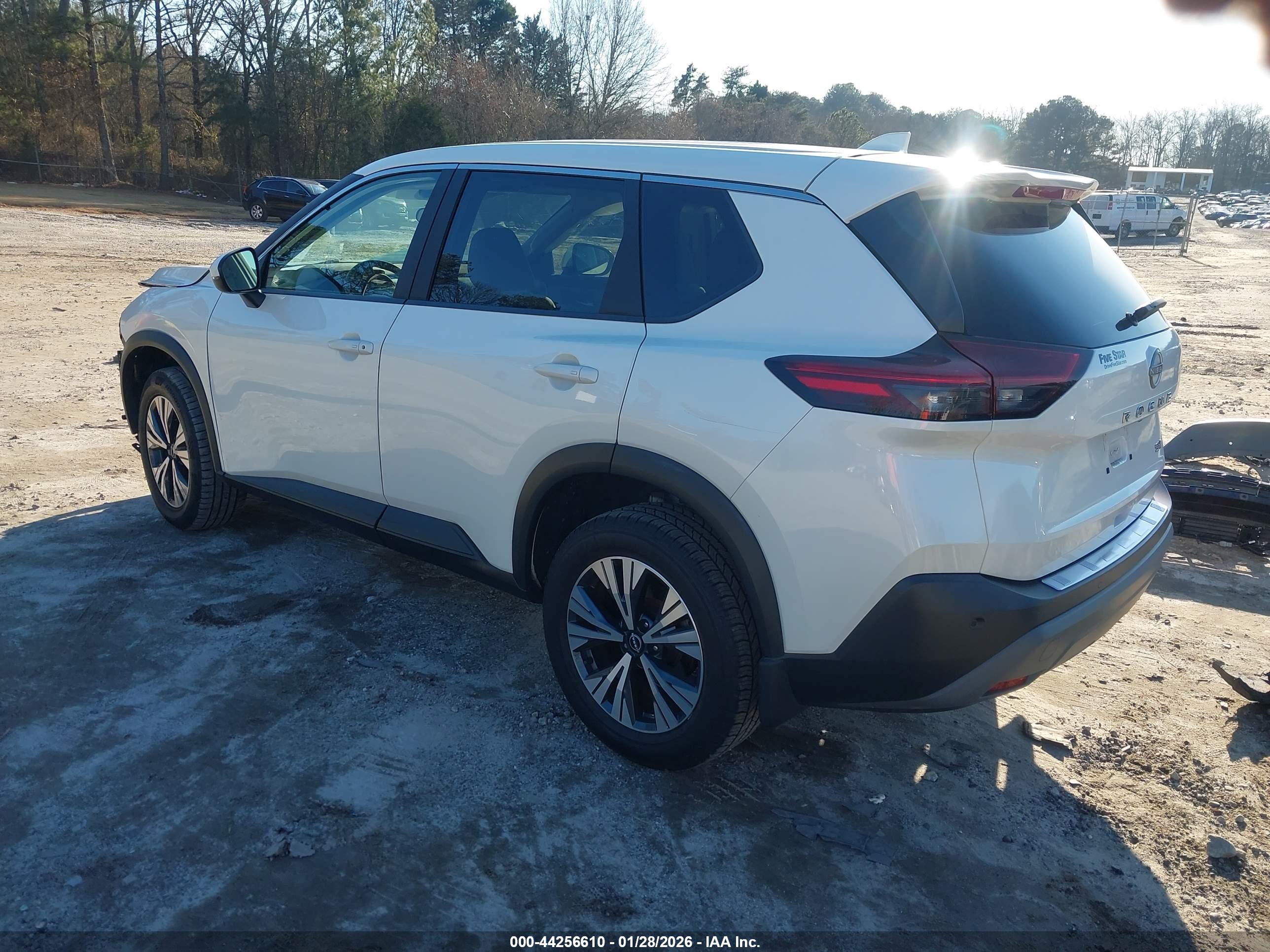 NISSAN ROGUE image 3