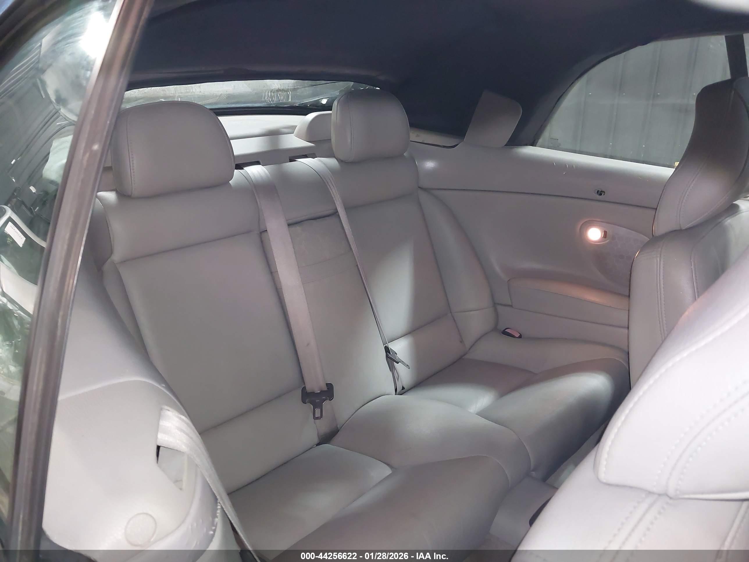 VOLVO C70 image 8