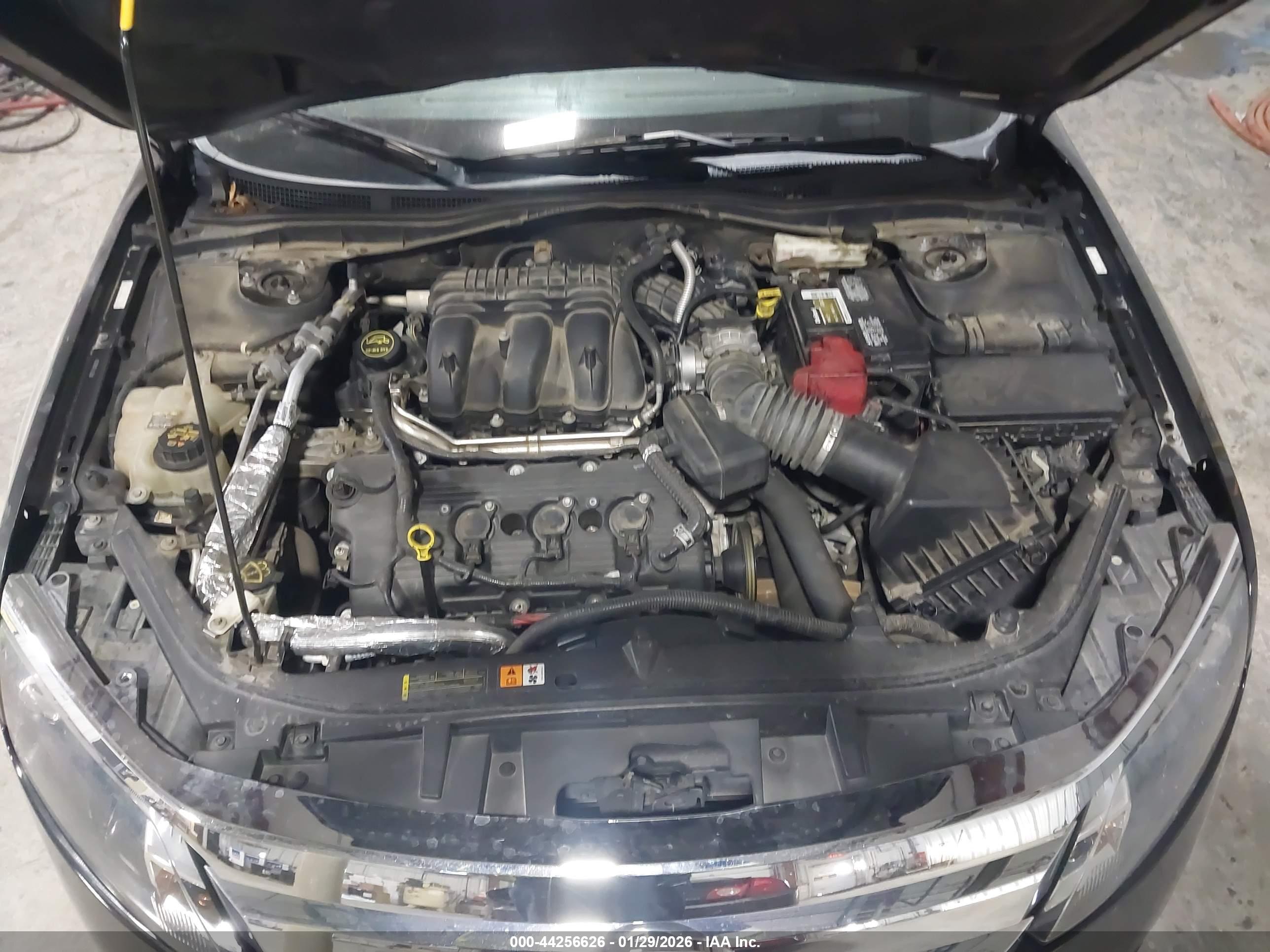 FORD FUSION image 10