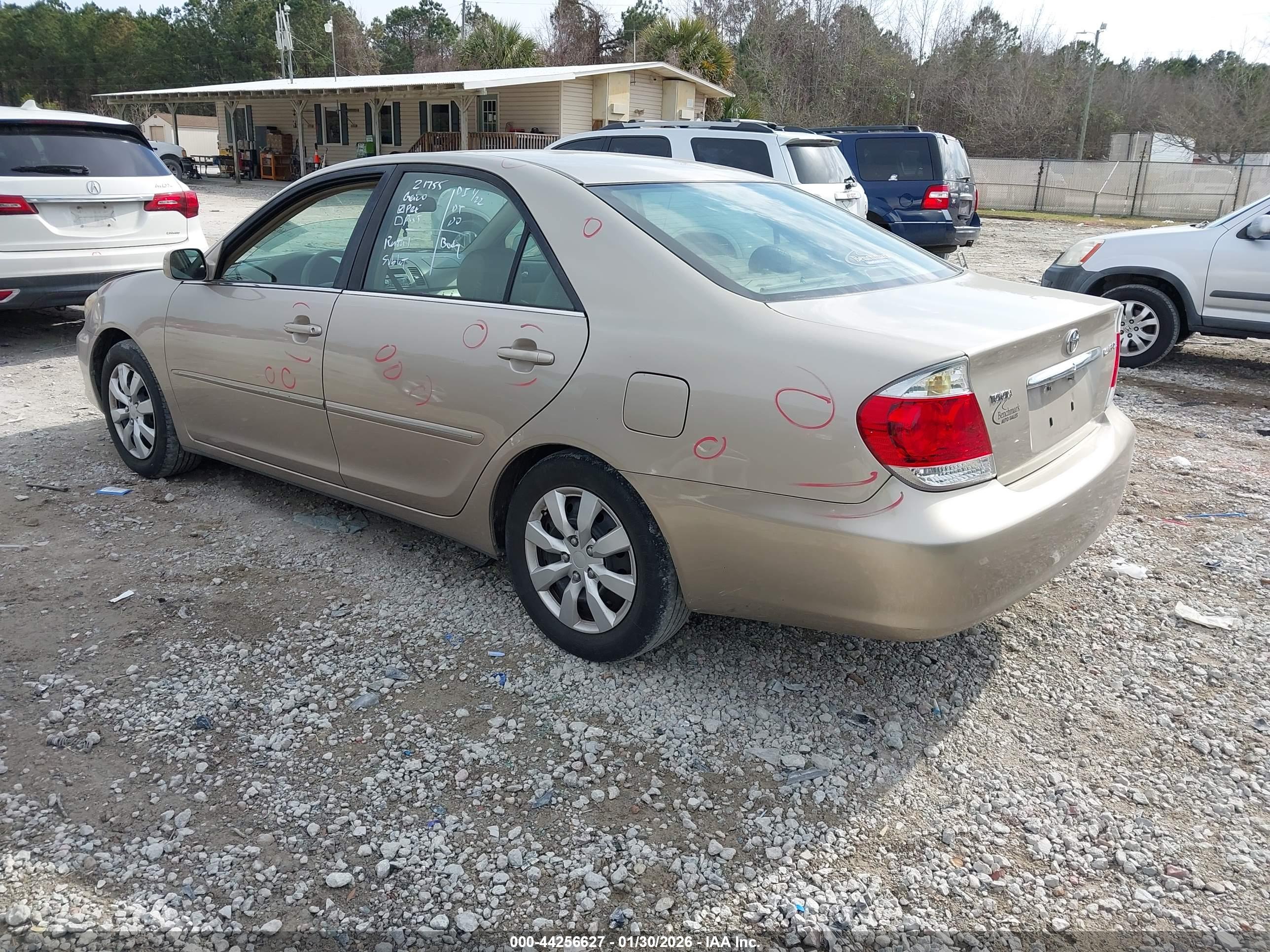 TOYOTA CAMRY image 3