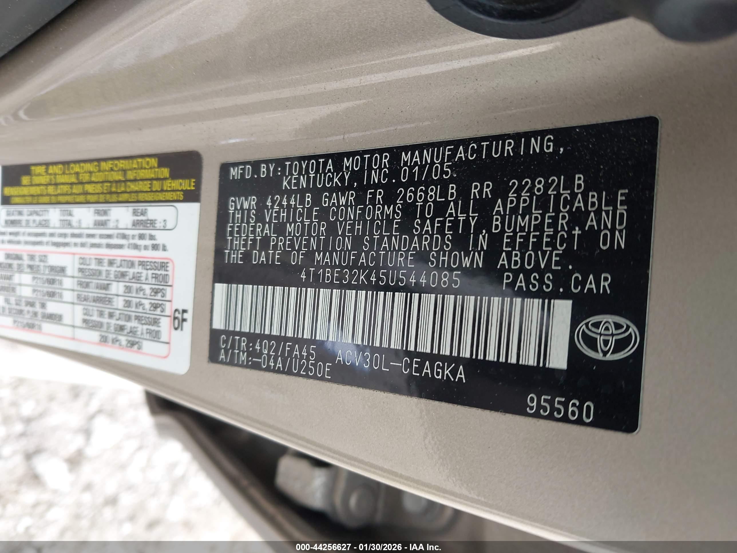 TOYOTA CAMRY image 9