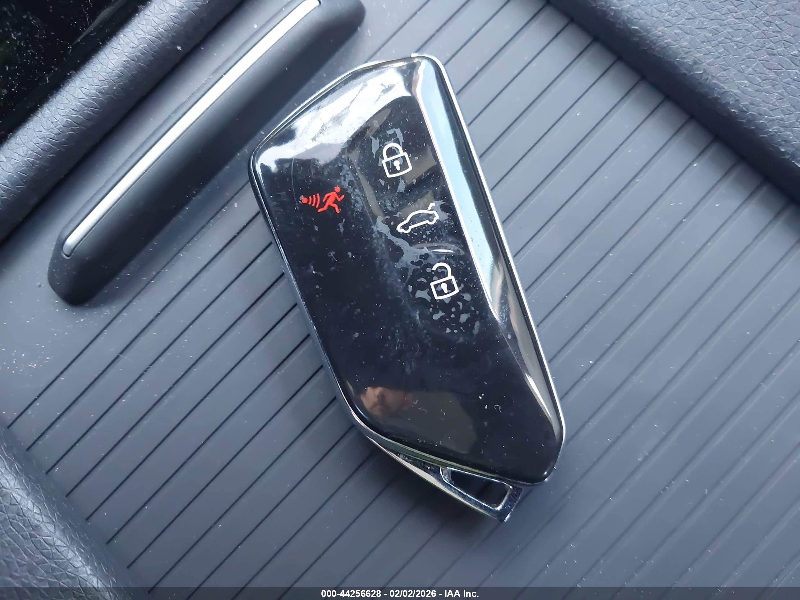 VOLKSWAGEN ID.4 image 11