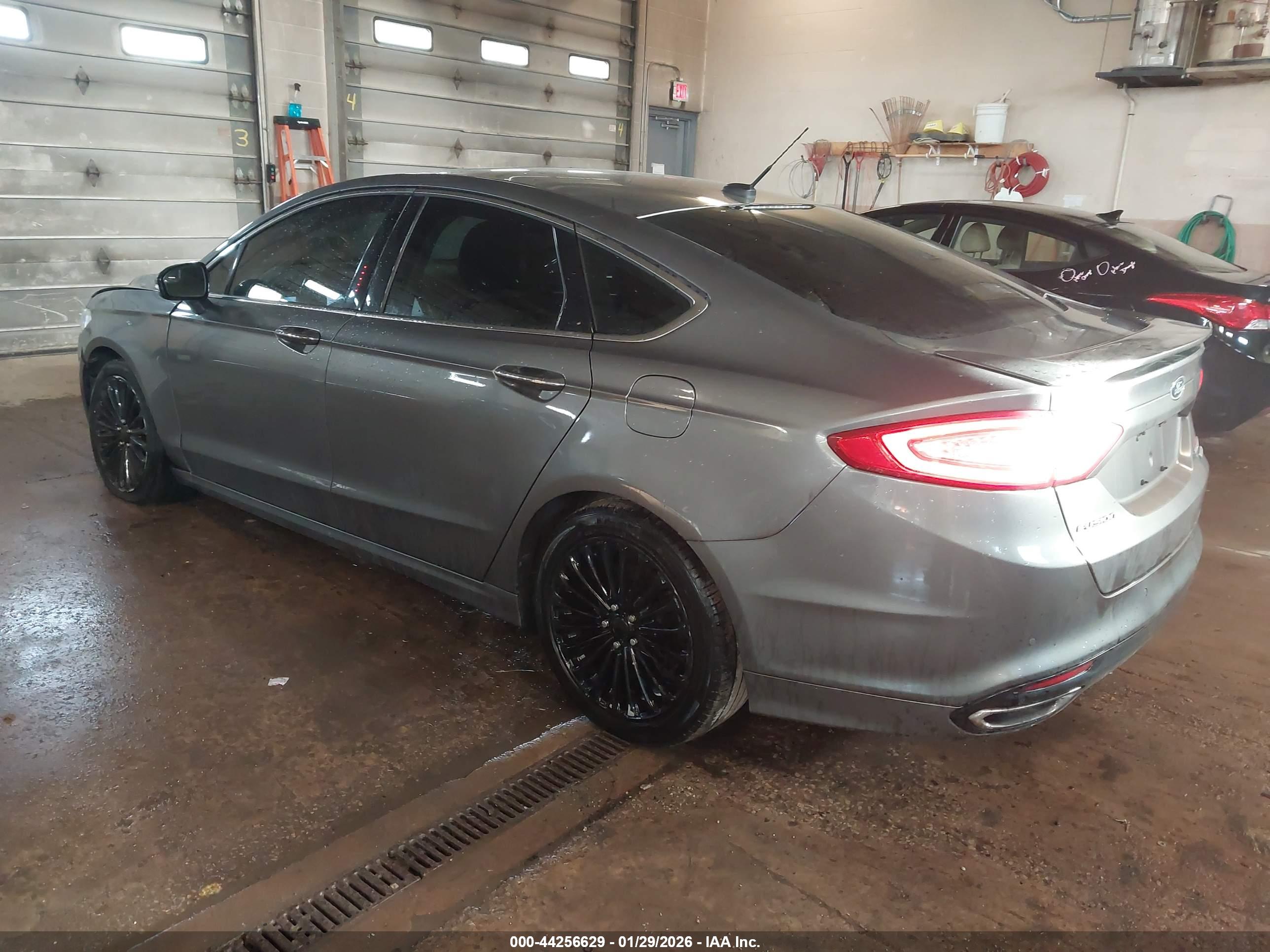 FORD FUSION image 3