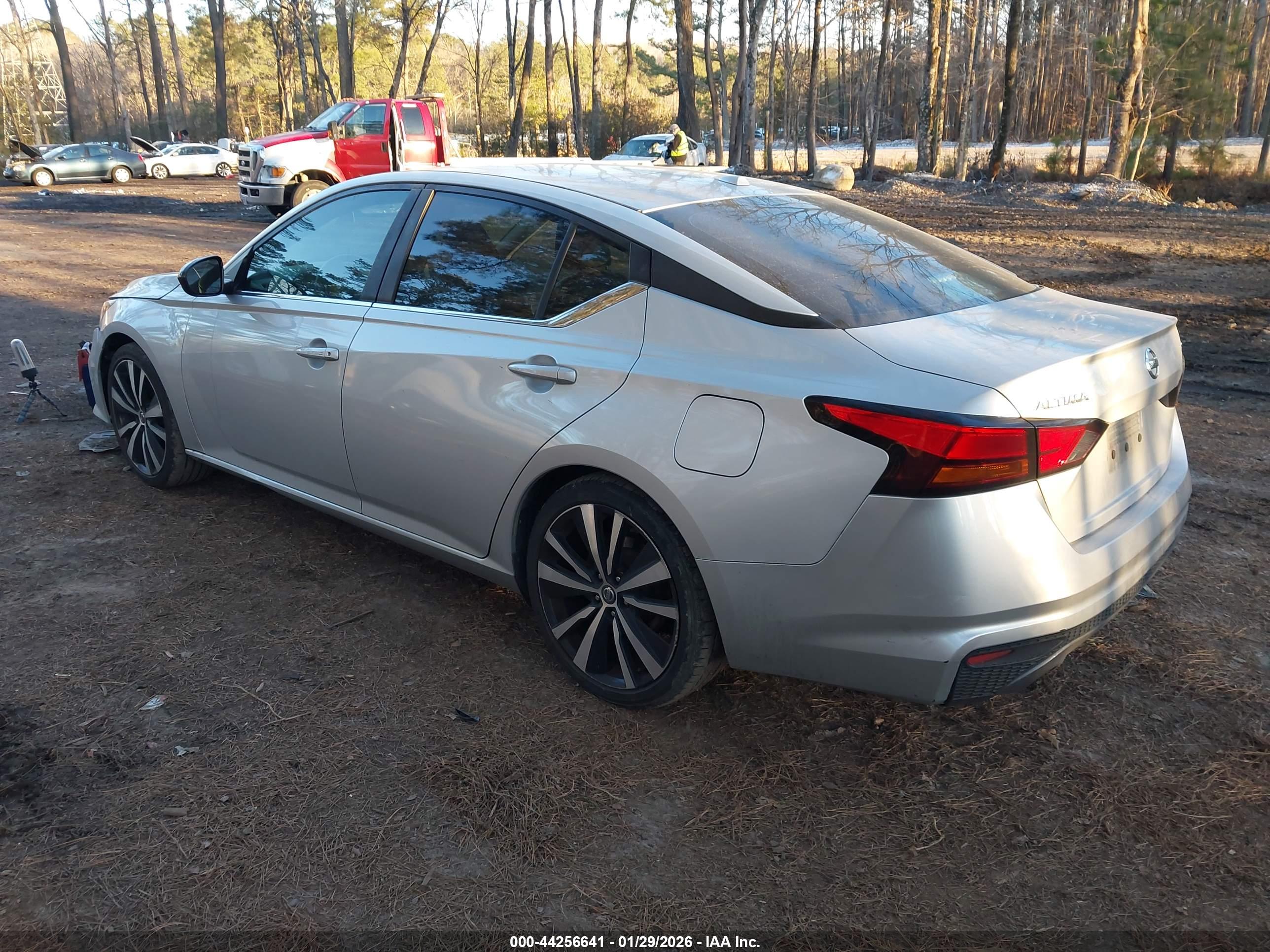 NISSAN ALTIMA image 3