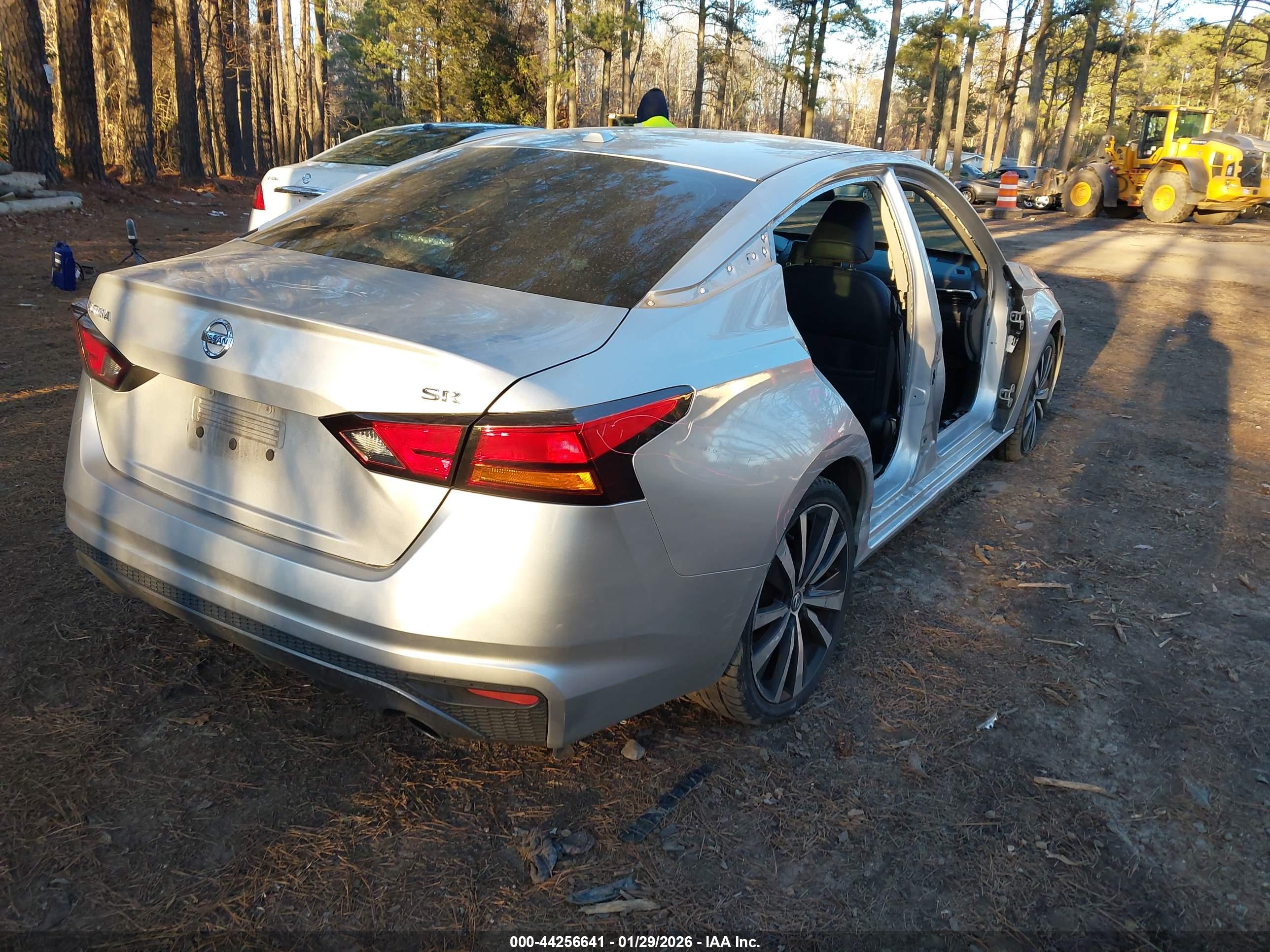 NISSAN ALTIMA image 4