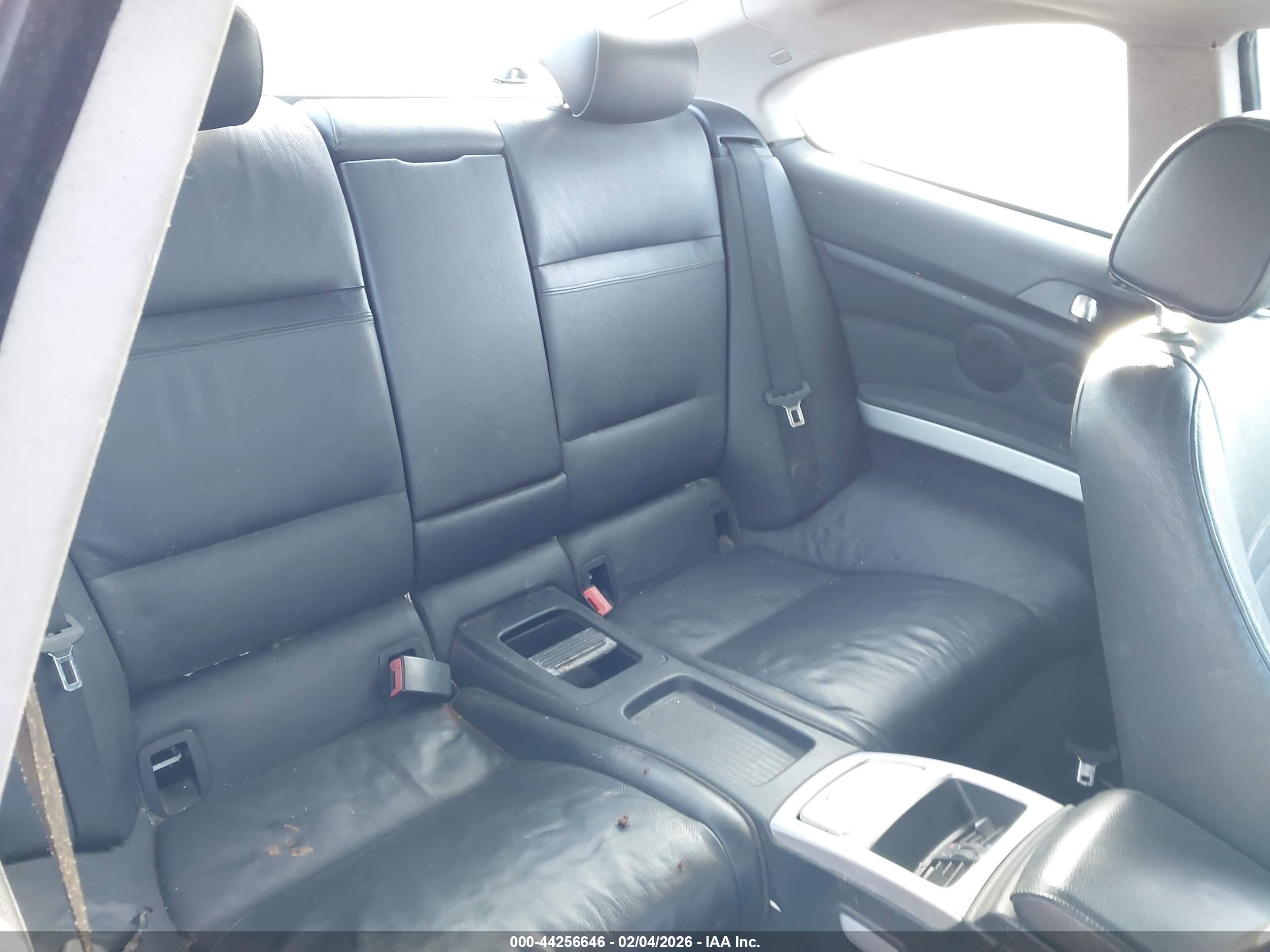 BMW 335I image 8