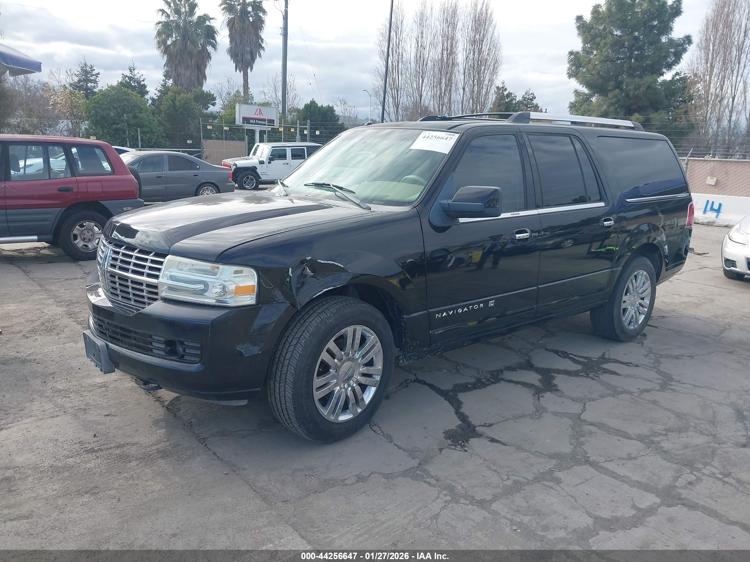 LINCOLN NAVIGATOR image 2