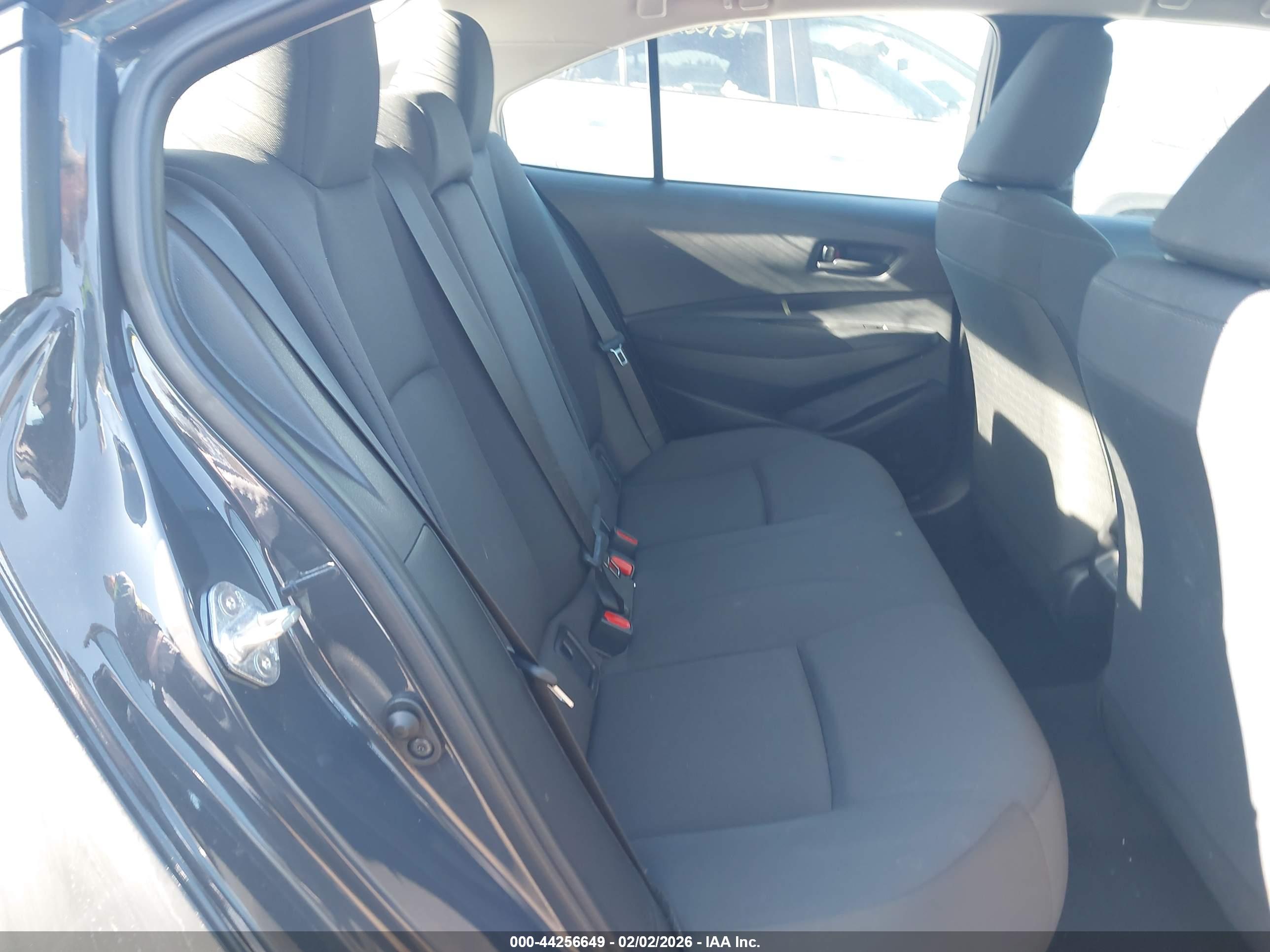 TOYOTA COROLLA image 8