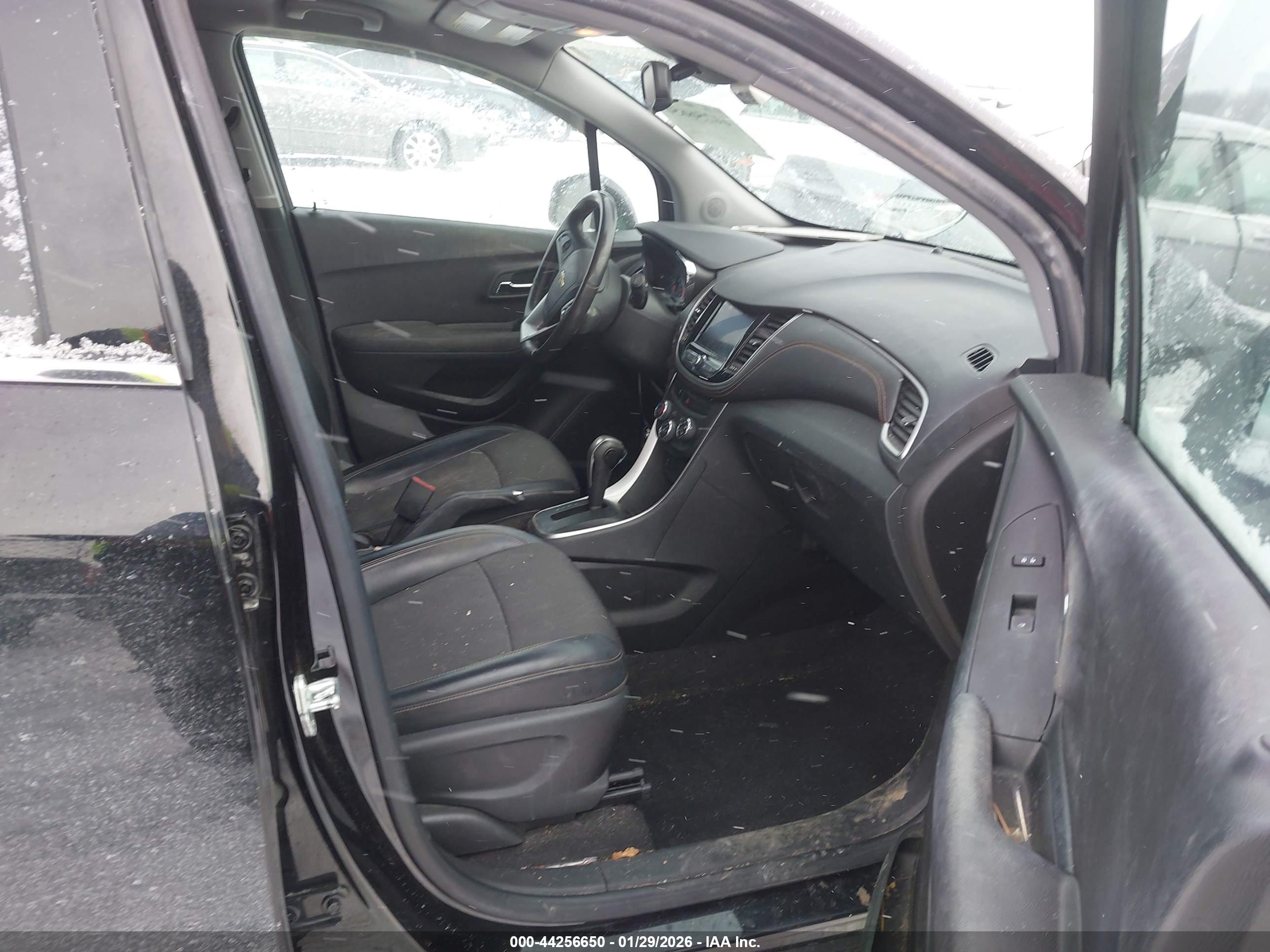 CHEVROLET TRAX image 5
