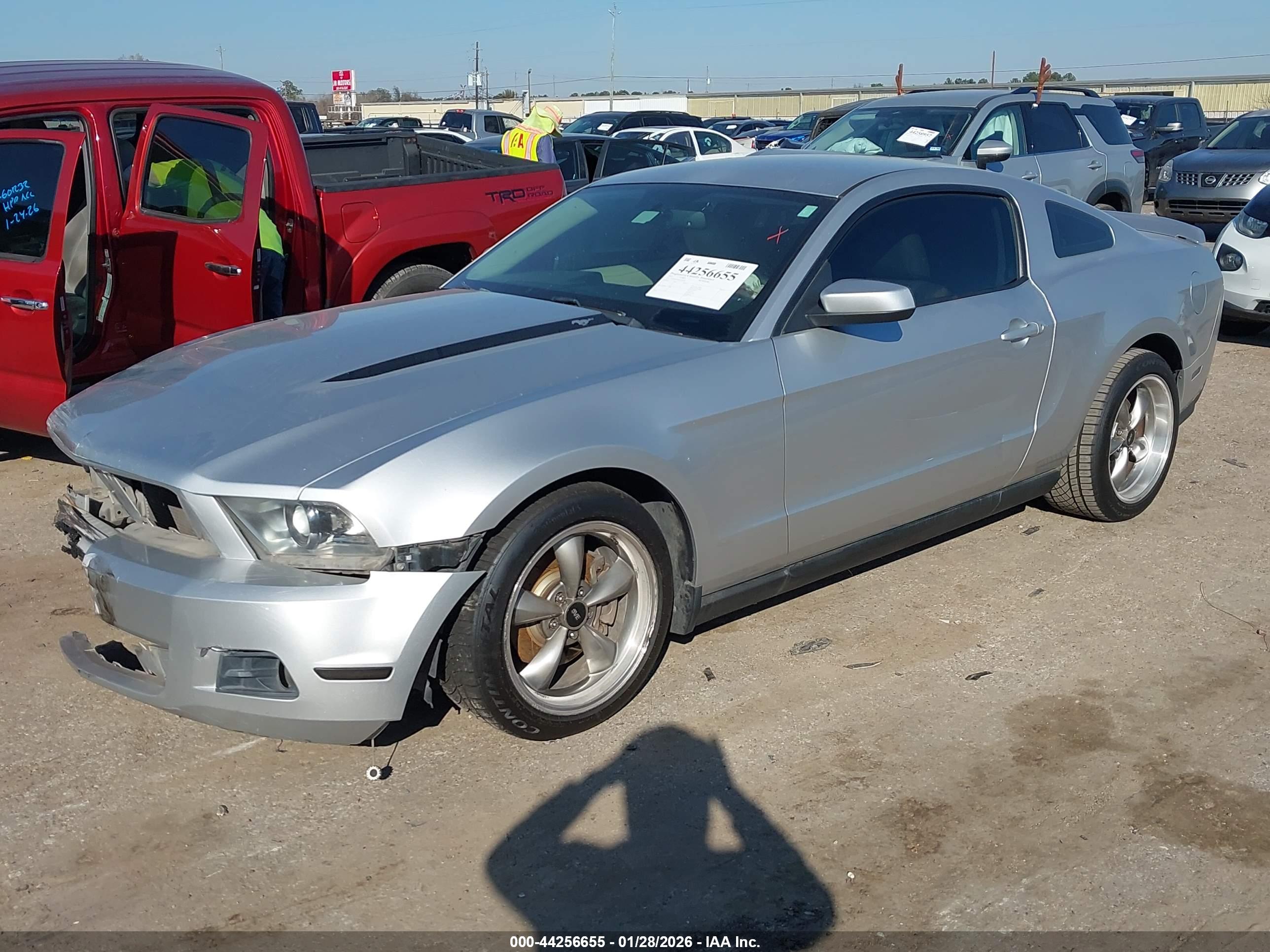FORD MUSTANG image 2