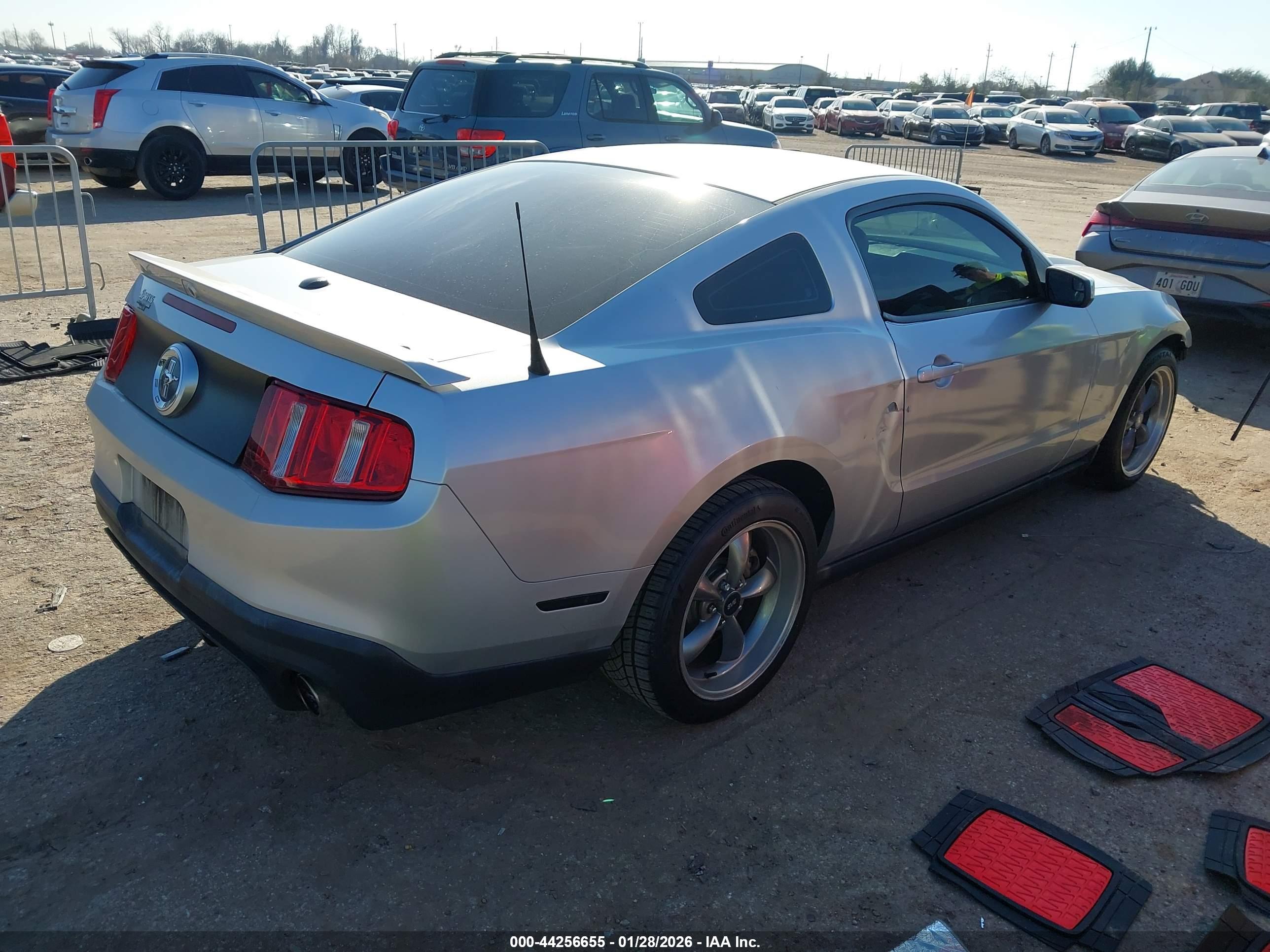 FORD MUSTANG image 4