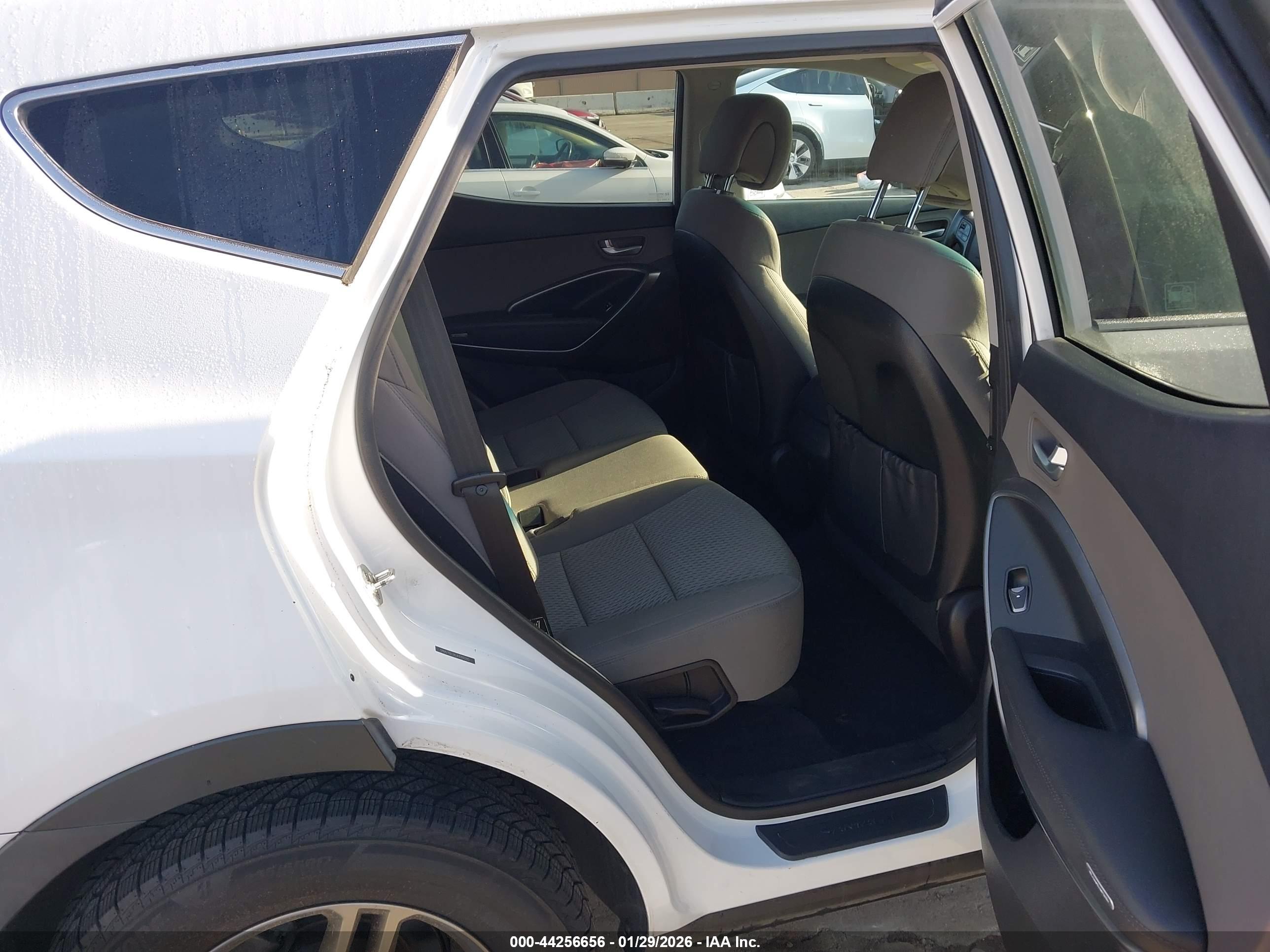 HYUNDAI SANTA image 8