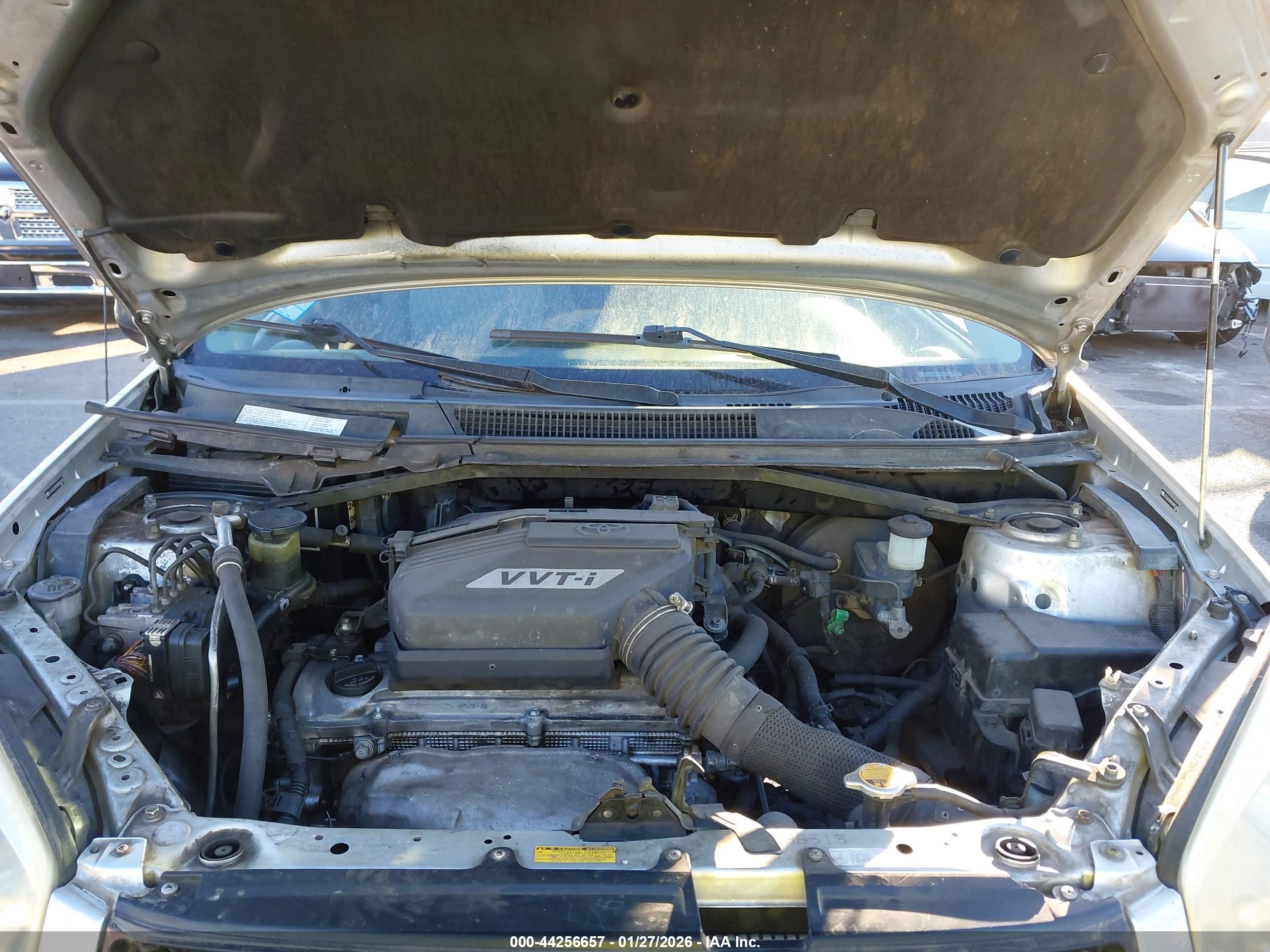 TOYOTA RAV4 image 10