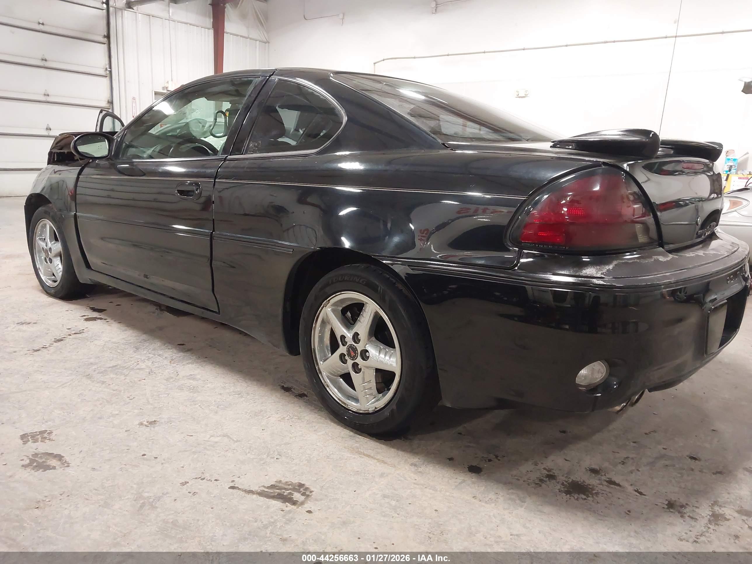 PONTIAC GRAND image 3