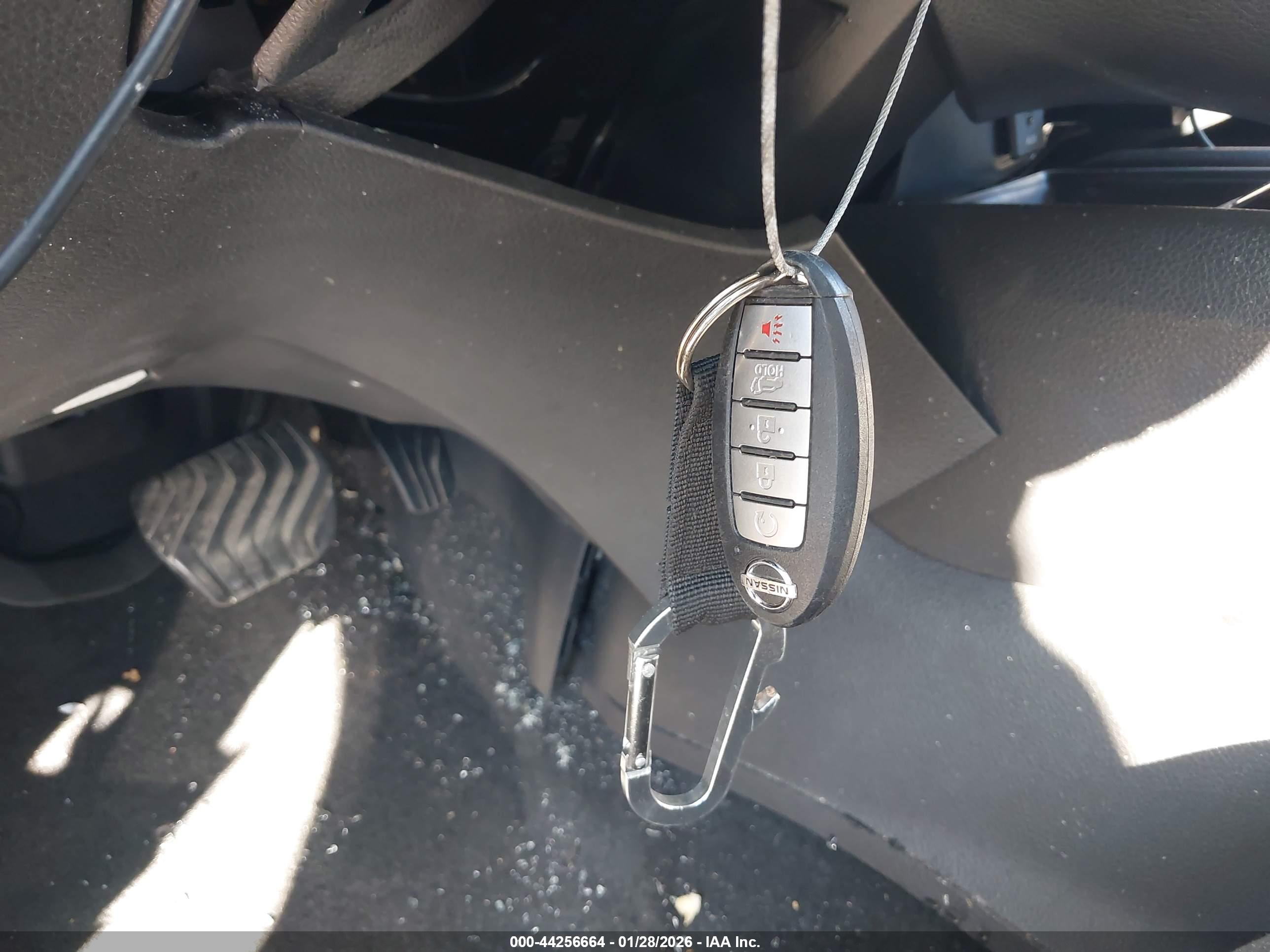 NISSAN ROGUE image 11