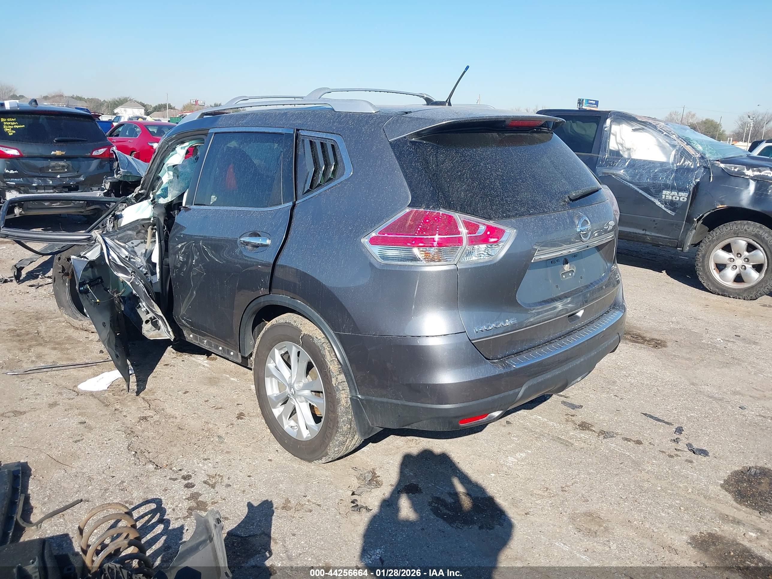 NISSAN ROGUE image 3