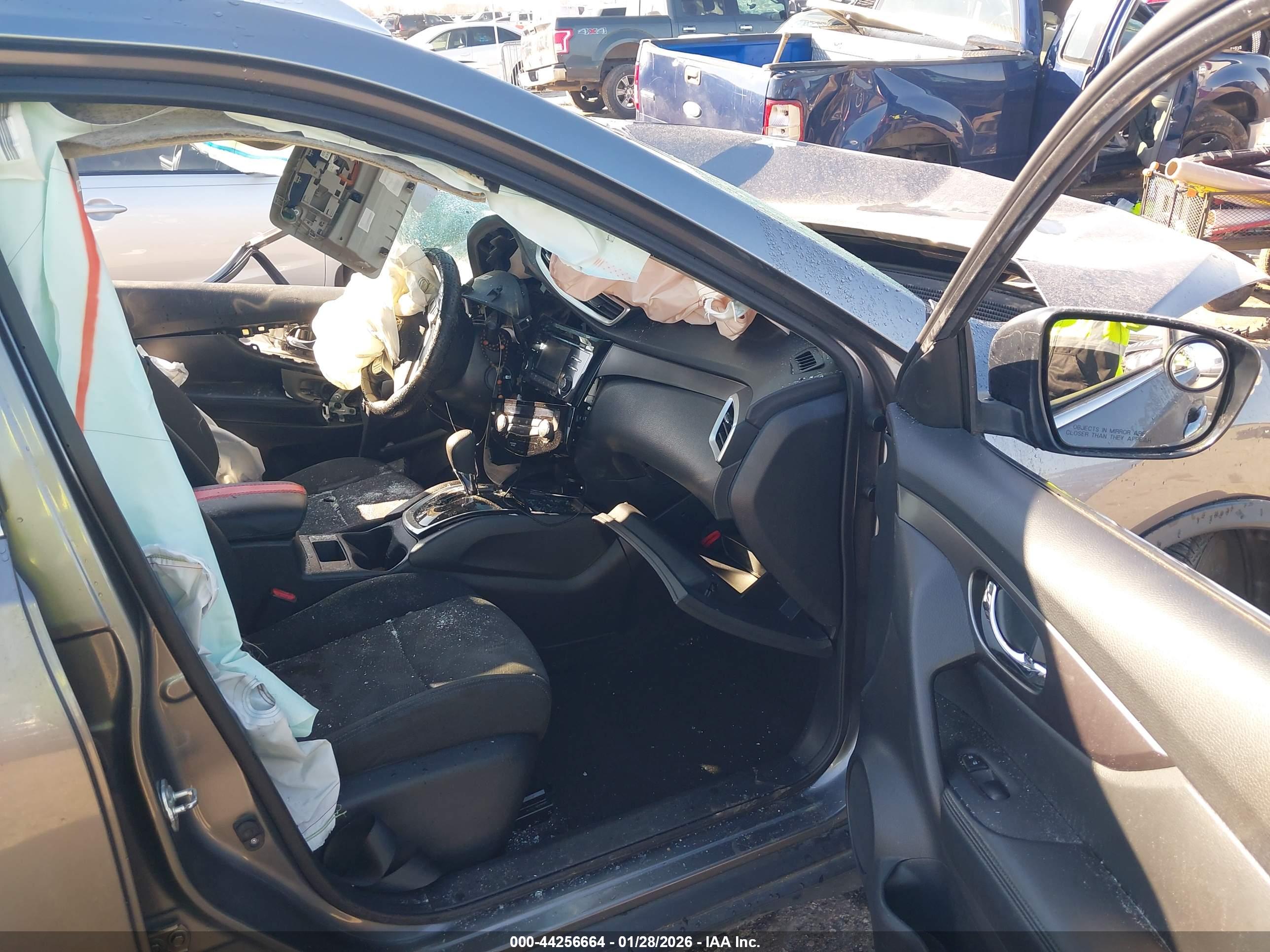 NISSAN ROGUE image 5