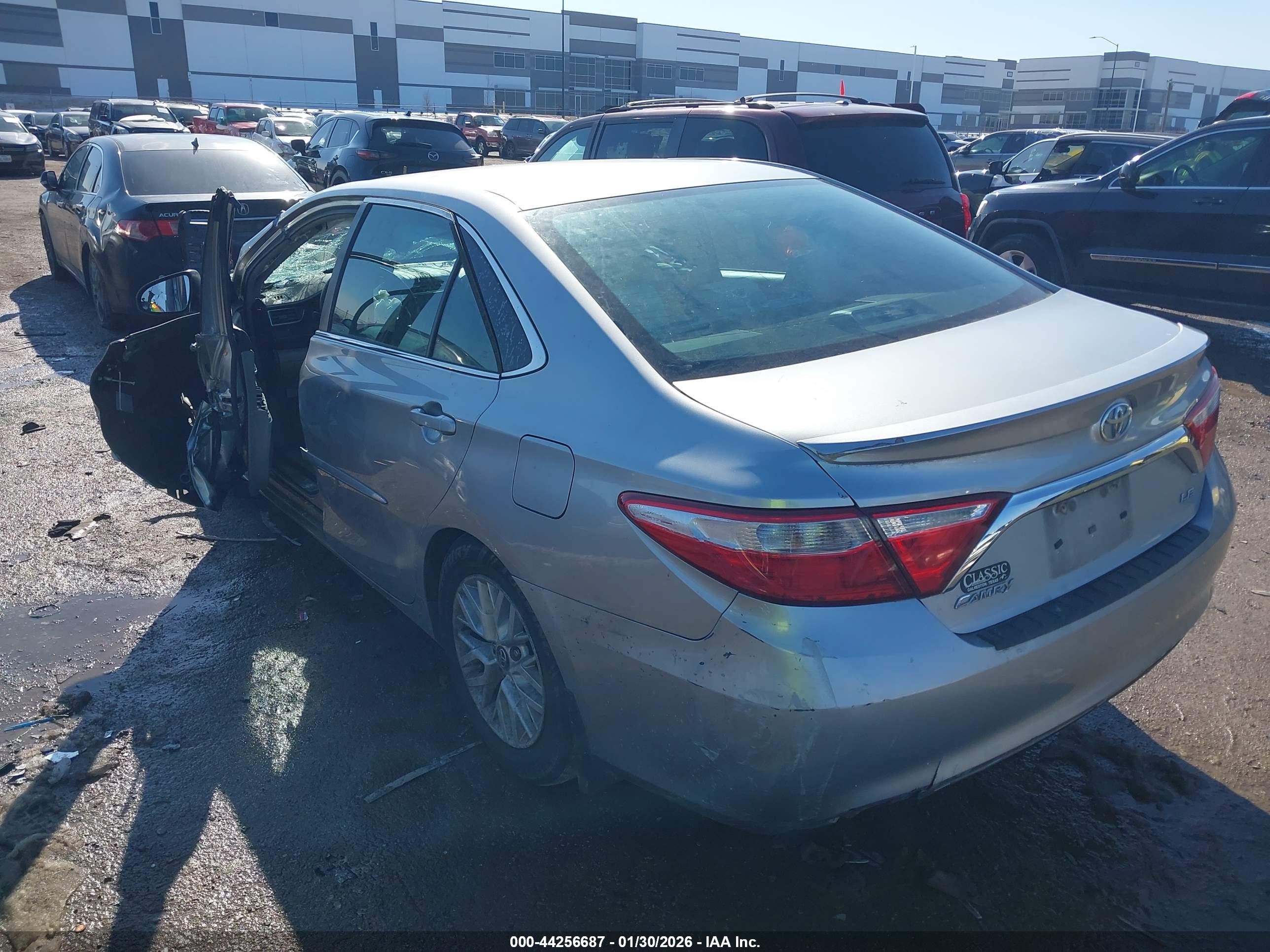TOYOTA CAMRY image 3